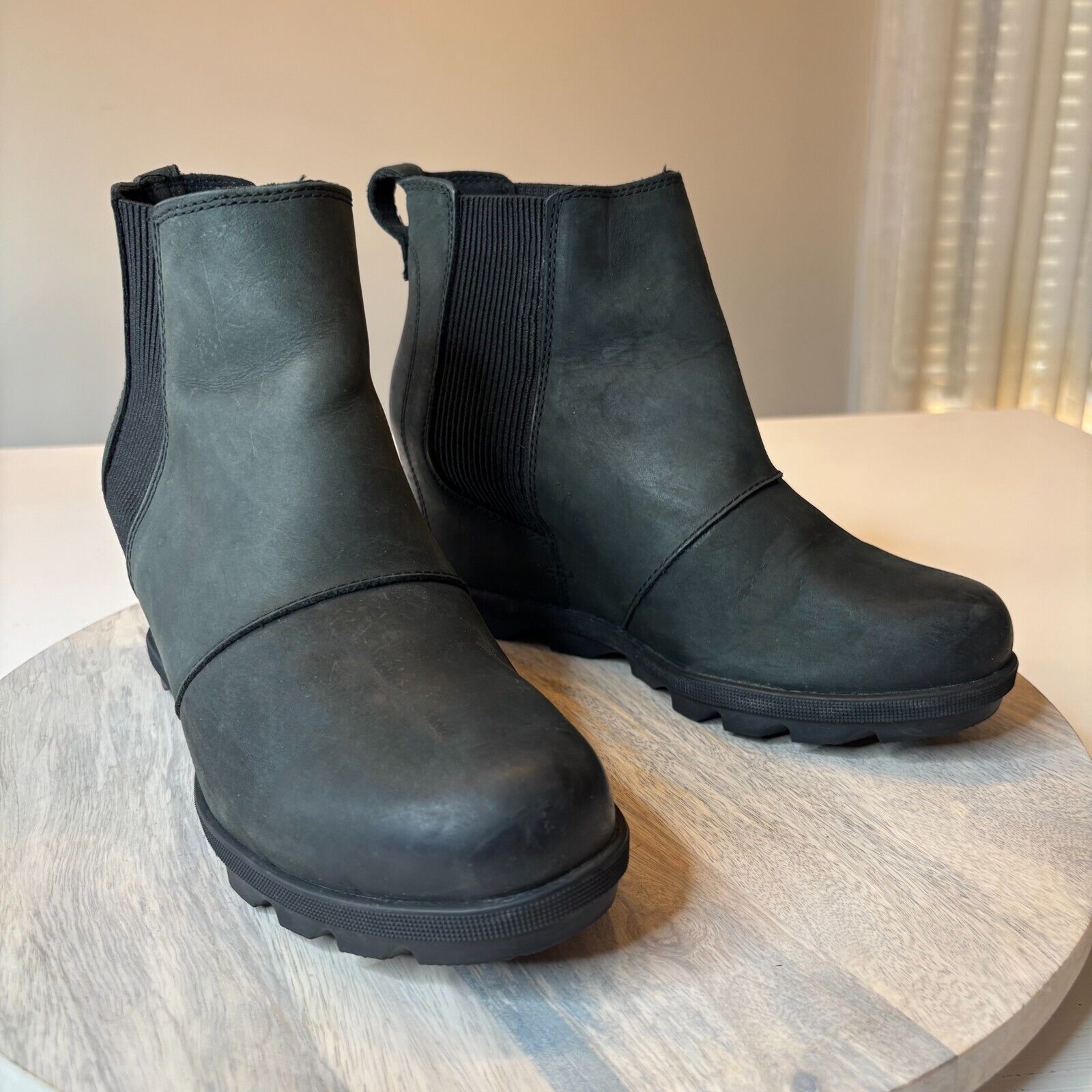 Sorel Women’s Joan of Arctic Wedge ll Chelsea Boots Size 9
