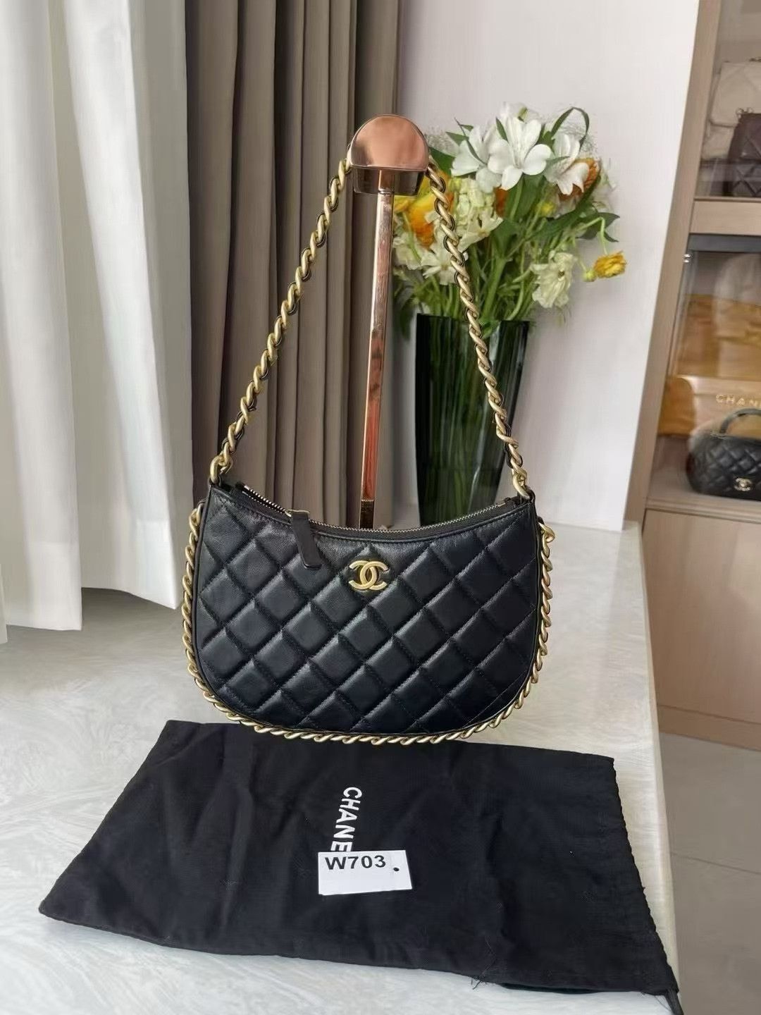 Chanel Pre-loved Bag Very good condition Size ONE SIZE - 1 Thumbnail