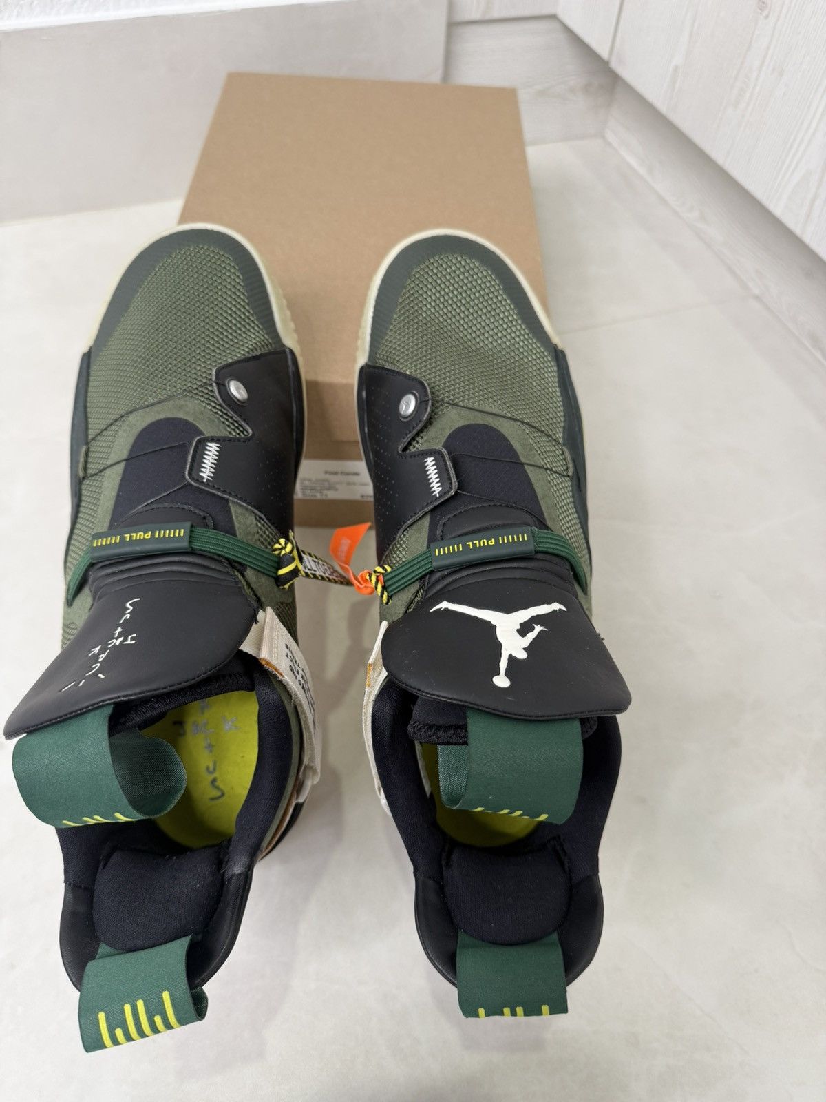 Jordan Brand × Travis Scott Nike Air Jordan 33 x Travis Scott "Cactus Jack" Size 11 Size US 11 / EU 44 - 6 Thumbnail