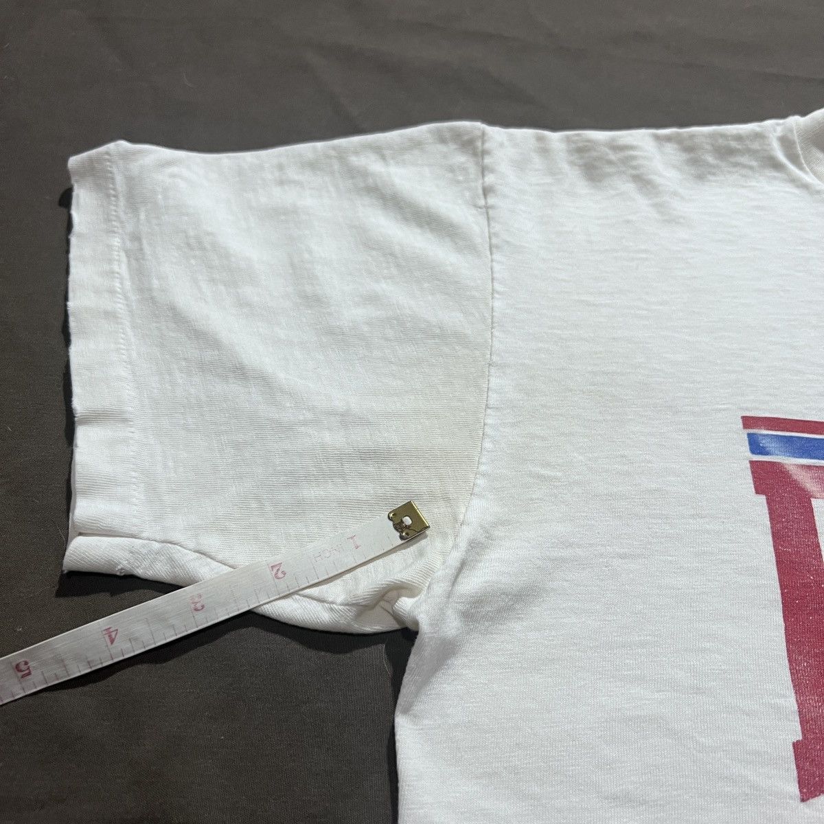 Vintage Vintage 80s 90s Reebok Tee Faded graphic sportwear Size US L / EU 52-54 / 3 - 8 Thumbnail