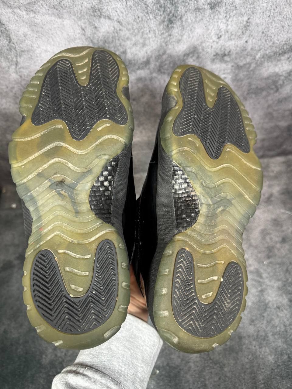 Jordan Brand Size 9.5 | Jordan 11 Cap and Gown No Box | Pre-Owned Size US 9.5 / EU 42-43 - 5 Thumbnail