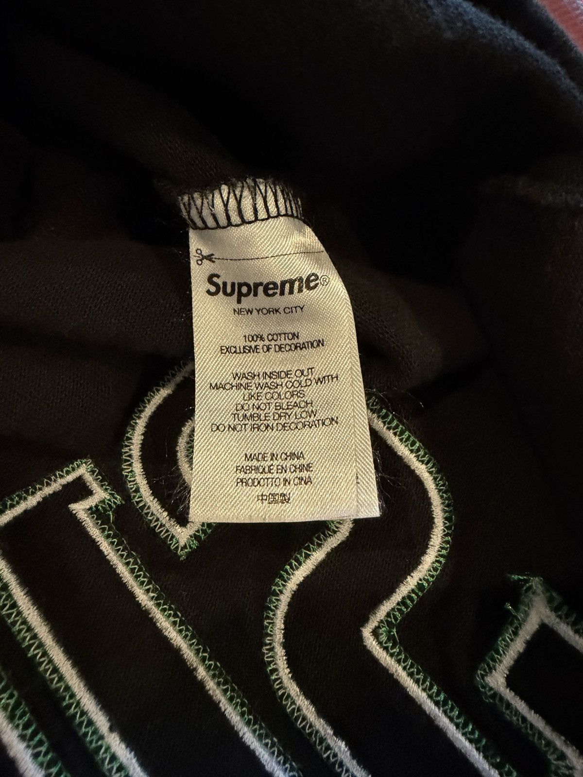 Supreme Supreme Back logo Black/Green appliqué T-Shirt. Size US S / EU 44-46 / 1 - 4 Thumbnail
