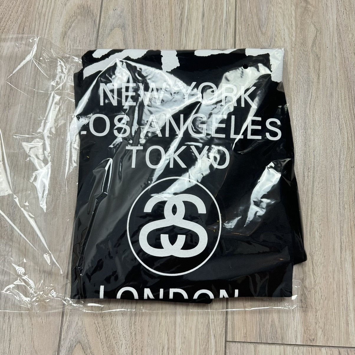 Stussy Stussy World Tour Tee Black Deadstock DS Large Size US L / EU 52-54 / 3 - 4 Thumbnail