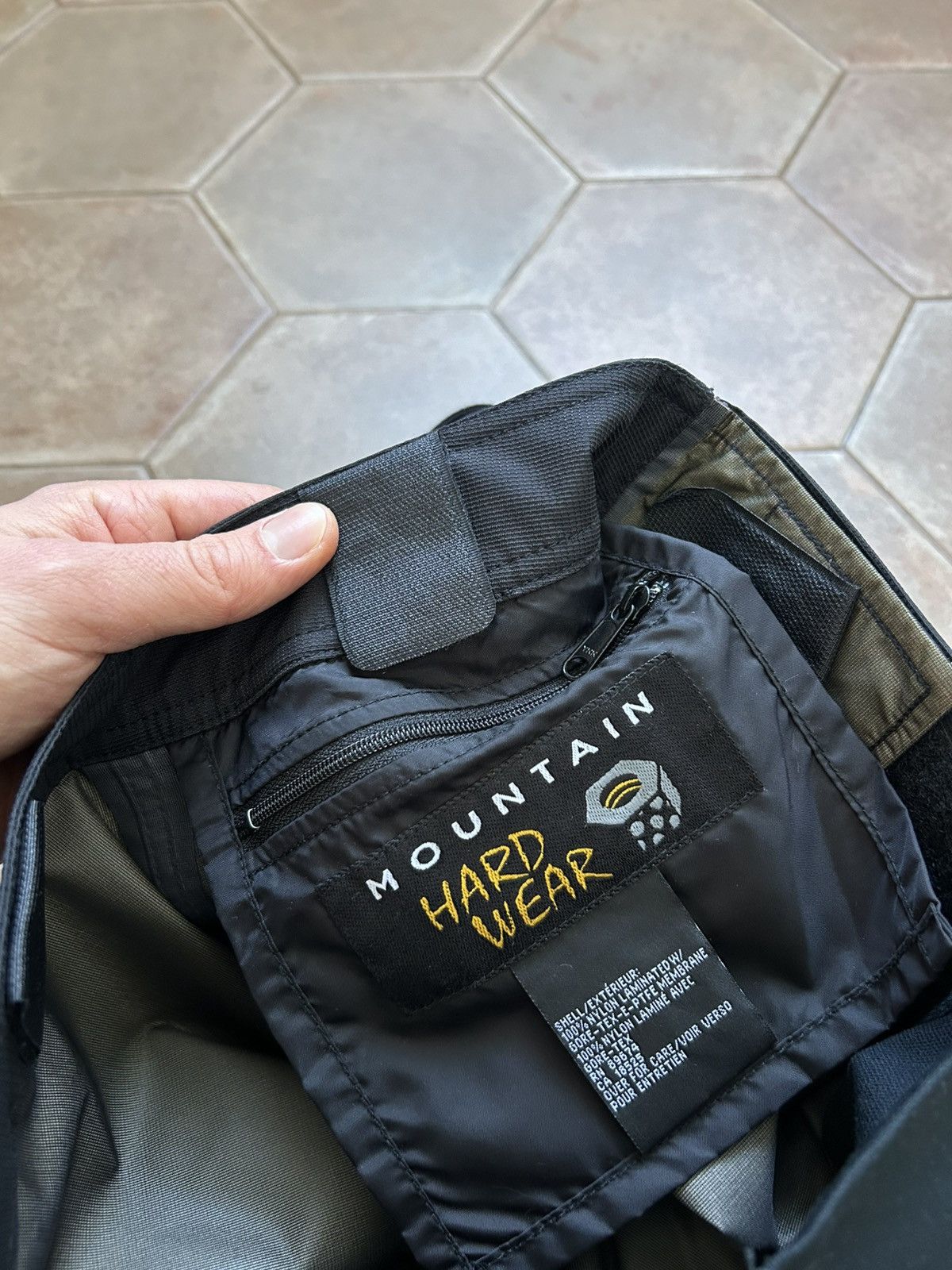 Mountain Hardwear Mountain hardwear gore tex xcr outdoor pants Size 30" / US 8 / IT 44 - 8 Thumbnail