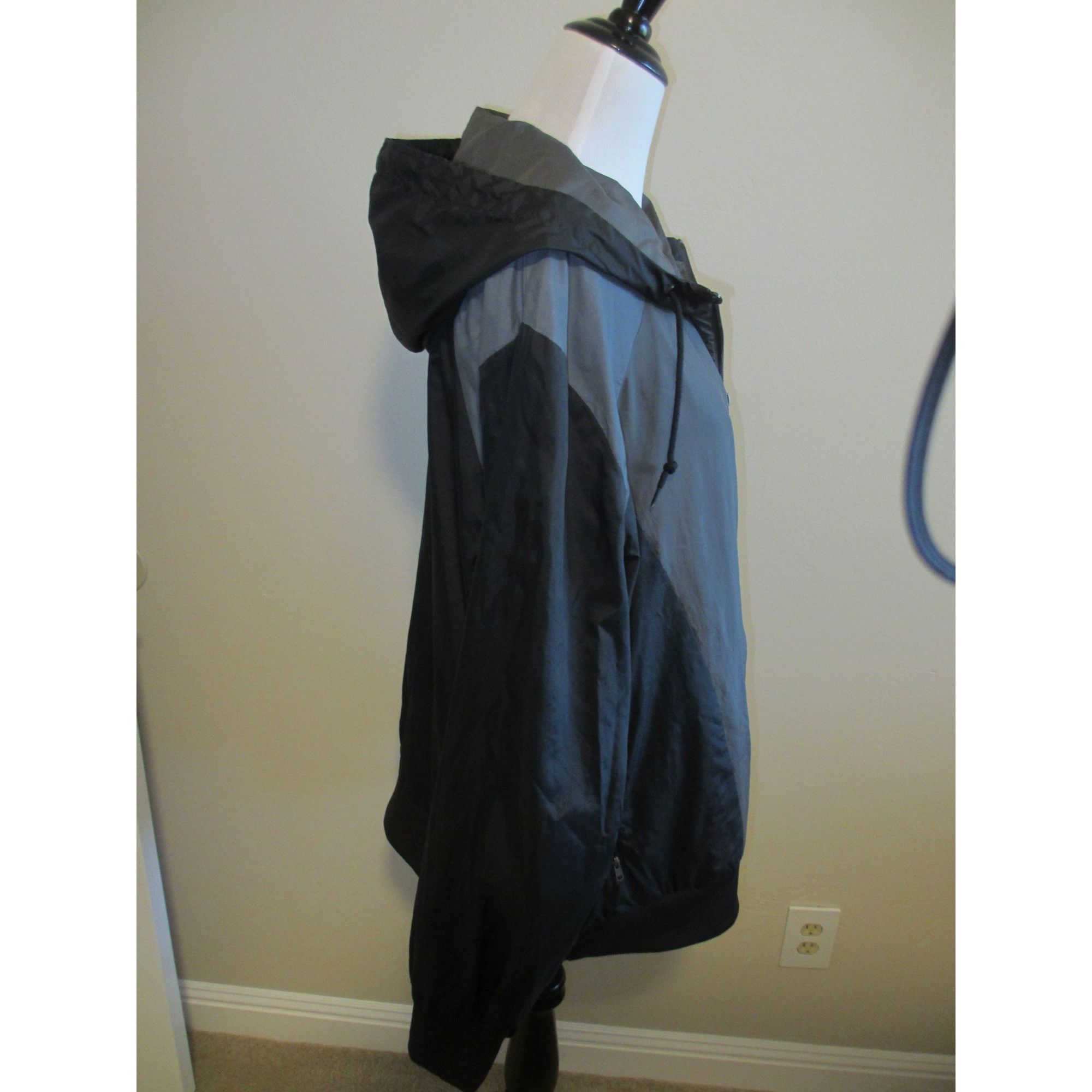 Nike Nike Mens Athletic Dept Hooded Windbreaker Jacket XL Black & Size US XL / EU 56 / 4 - 2 Thumbnail