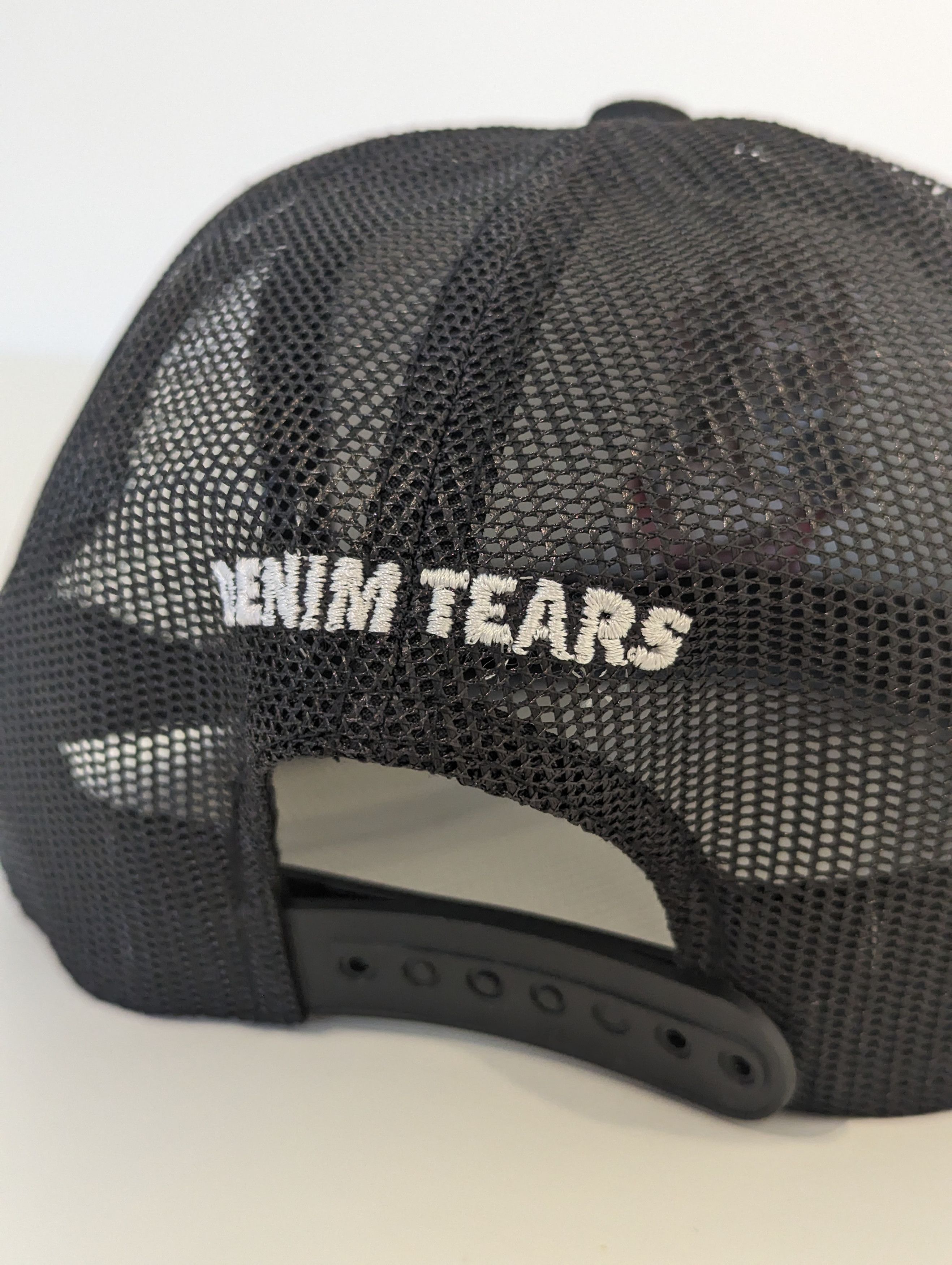 DENIM TEARS × No Vacancy Inn Denim Tears x No Vacancy Inn "Southern Man" Trucker Hat Size ONE SIZE - 7 Thumbnail