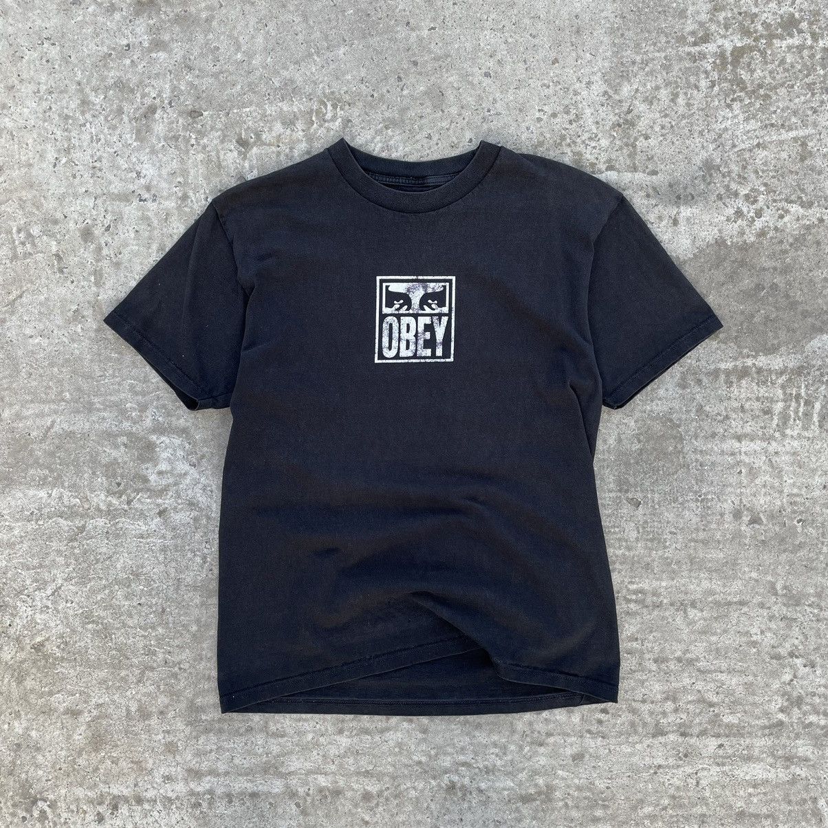 Obey × Vintage Vintage T-shirts Obey Big Logo Skate Wear Y2K 00s Size US M / EU 48-50 / 2 - 1 Thumbnail