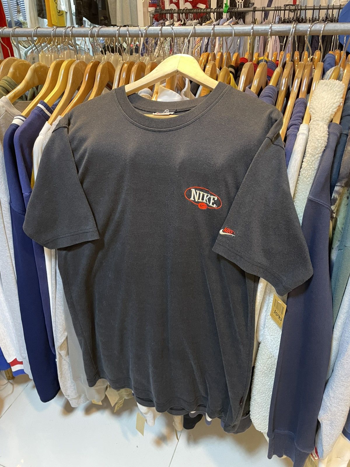 Nike Vintage Nike Spell Out 90s Tee Size US XL / EU 56 / 4 - 1 Thumbnail