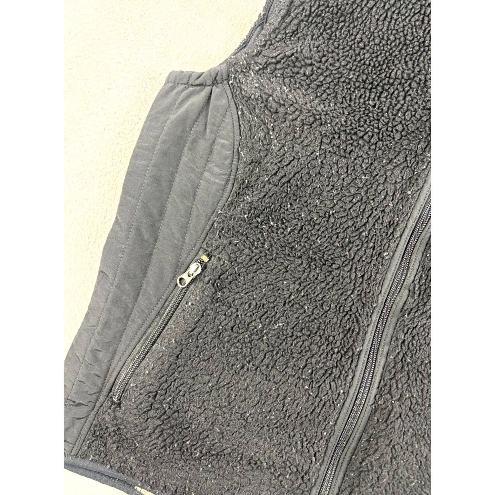 Patagonia Patagonia Deep Pile Vest Women’s XL Black Full Zip Fleece Outdoors Size XL / US 12-14 / IT 48-50 - 4 Thumbnail