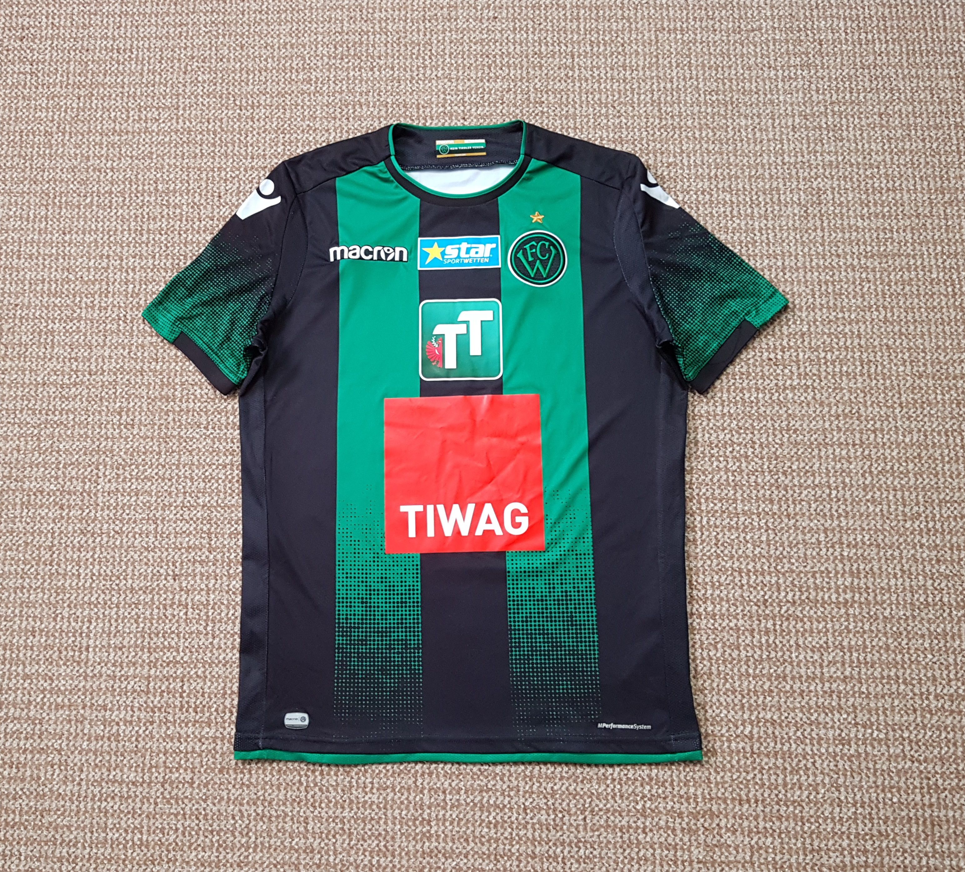Maillot De Football FC Wacker Innsbruck – Macron – Taille S – Occasion