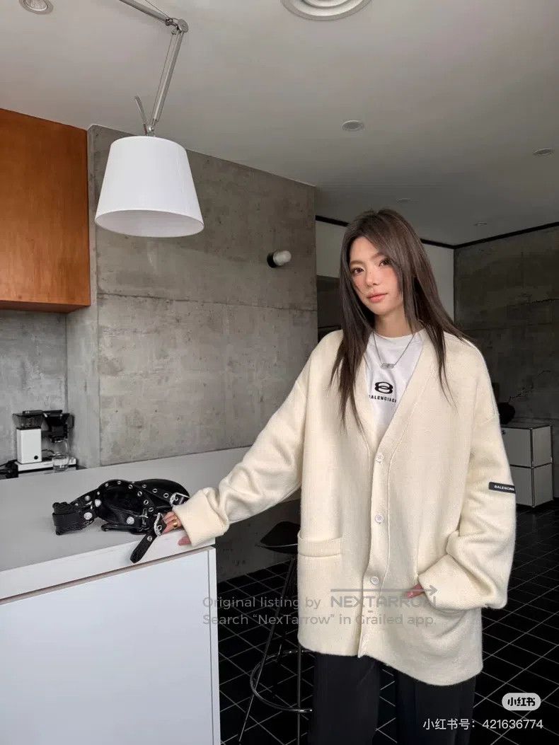 Balenciaga Balenciaga White wool knitted cardigan Size US M / EU 48-50 / 2 - 7 Thumbnail