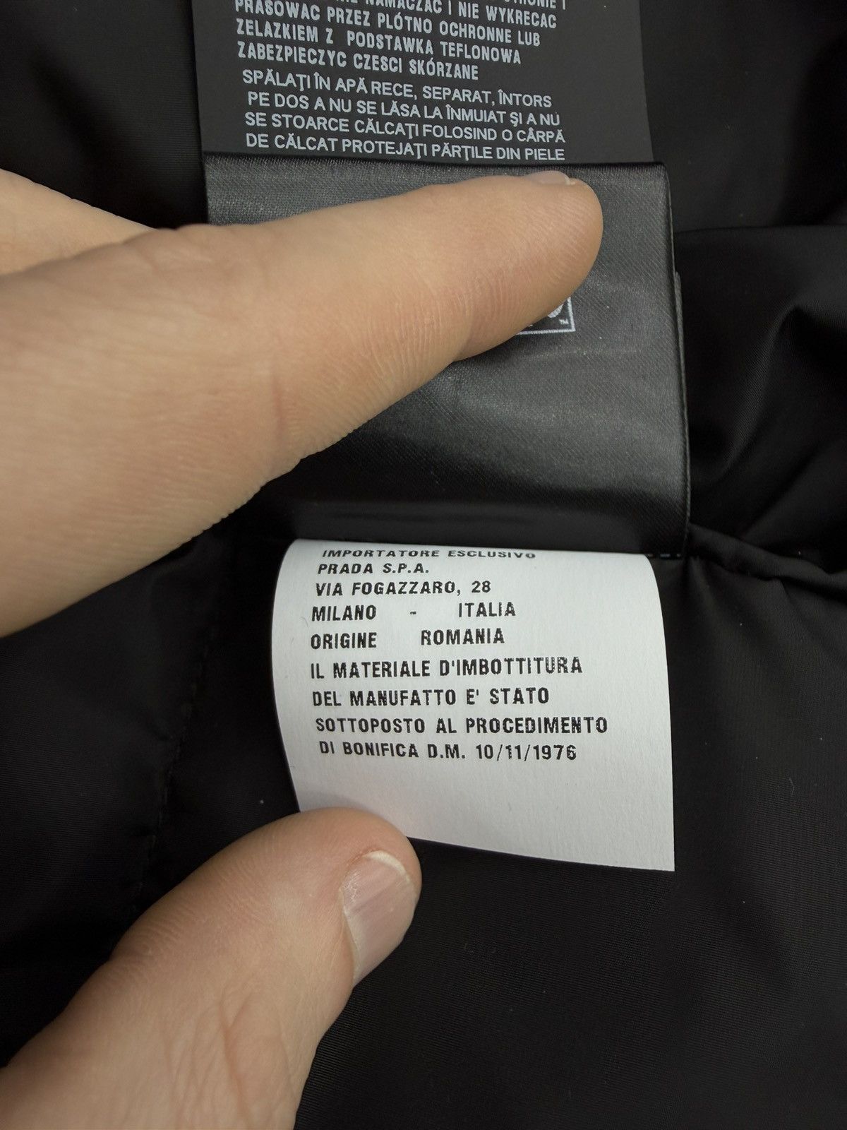 Prada Size M/48 - Prada Padded Re-Nylon Vest Size US M / EU 48-50 / 2 - 17 Thumbnail