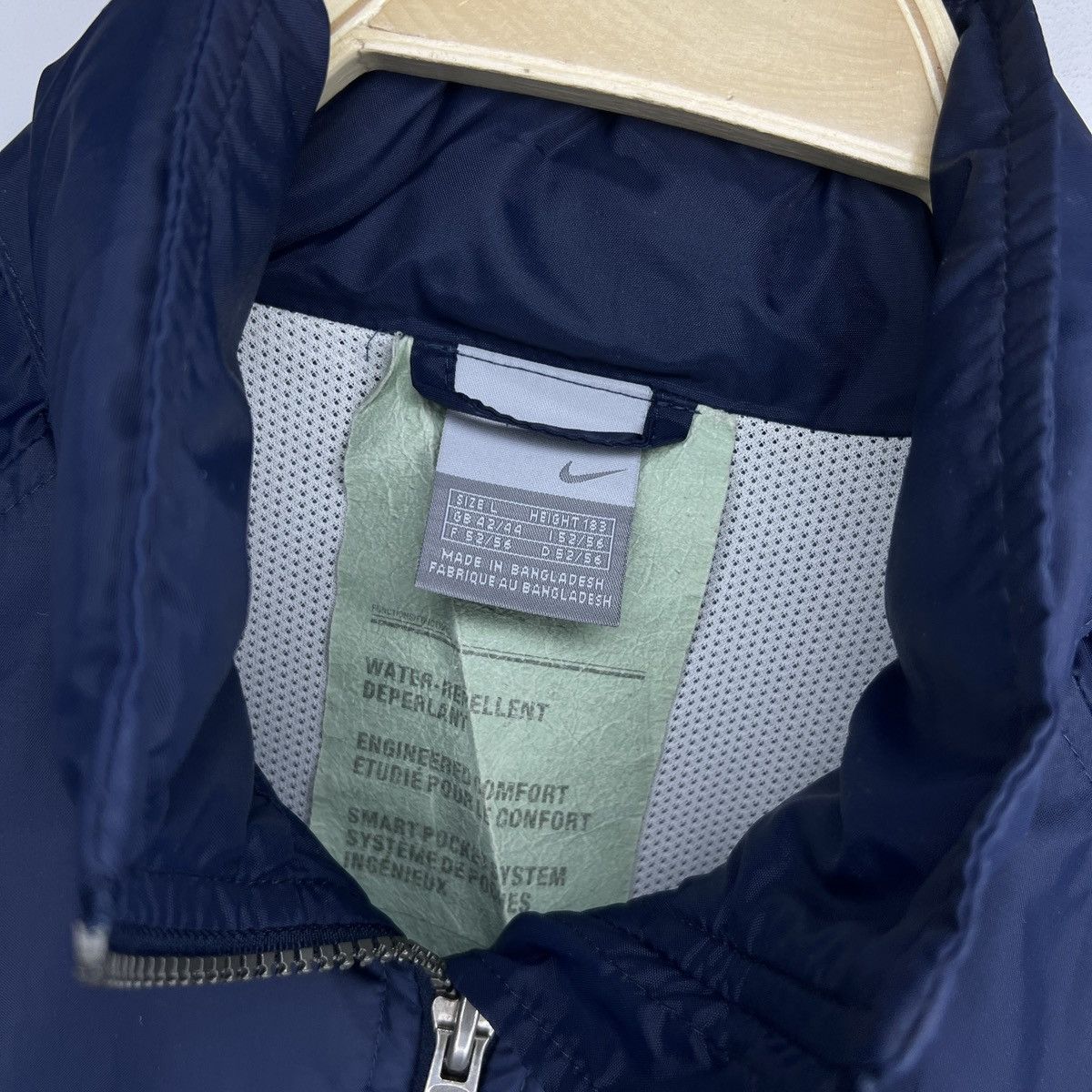 Nike × Vintage Vintage Nike Small Logo Drill Nylon Track Jacket size L Size US L / EU 52-54 / 3 - 7 Thumbnail