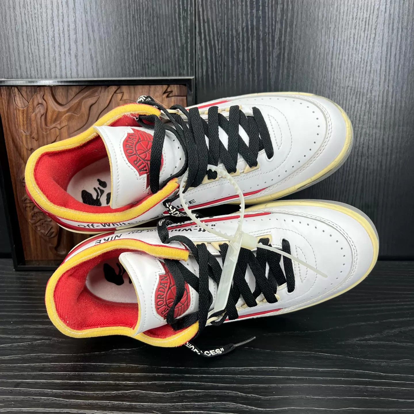 Nike Jordan 2 Chicago 41 Worn 2x, Near New, OG Box & Accs Size US 8 / EU 41 - 7 Thumbnail