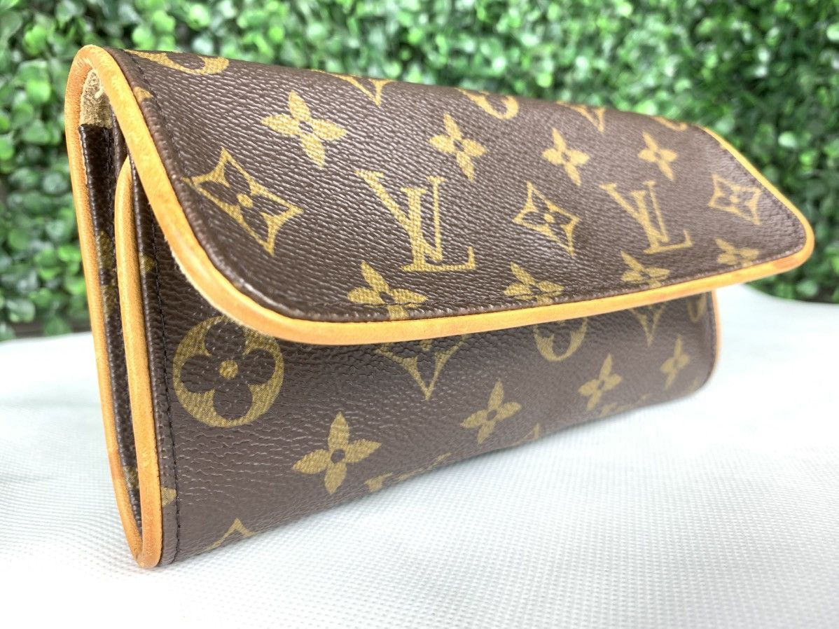 Louis Vuitton Louis Vuitton Pochette Twin PM Monogram Shoulder Bag. Size ONE SIZE - 3 Thumbnail
