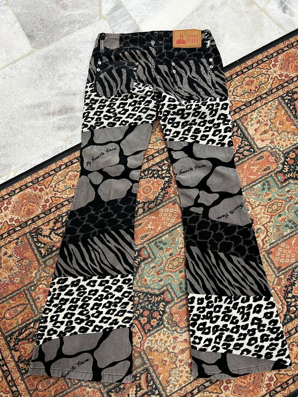 Japanese Brand Japanese Brand My Favourite Tiara Corduroy Pants Size US 29 - 6 Thumbnail