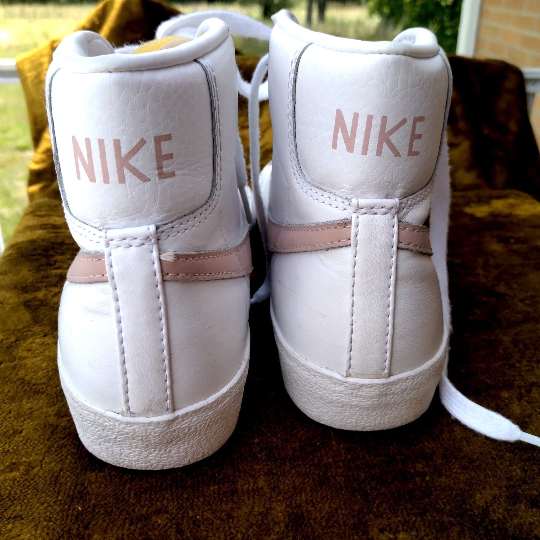 Nike Nike Blazer Mid Sneaker Women 7.5 White Pink CZ1055-118 - Classic Sports Comfort Activewear Casual Shoes Size S / US 4 / IT 40 - 5 Thumbnail