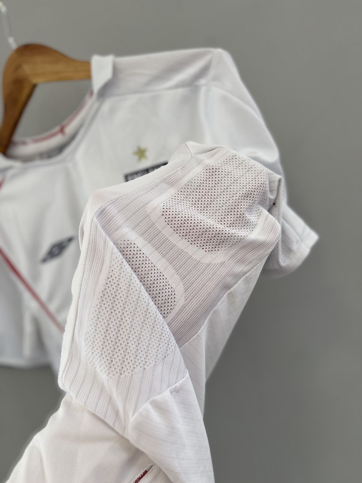 Umbro × Vintage Umbro England 2007/2009 #4 Gerrard Football Jersey Size US L / EU 52-54 / 3 - 8 Thumbnail
