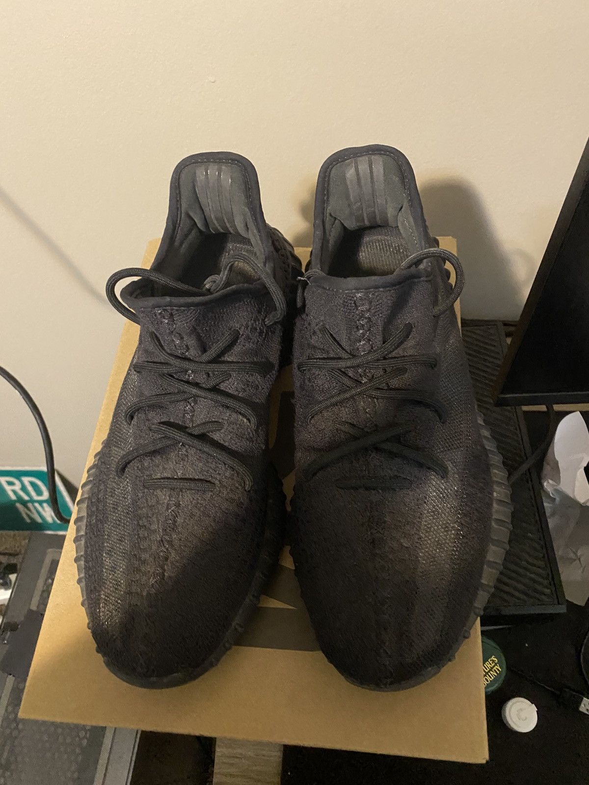 Yeezy Yeezy 350 v2 onyx Size US 10.5 / EU 43-44 - 4 Thumbnail
