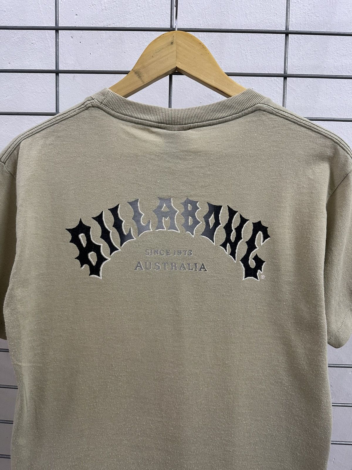 Billabong Rare And Beautiful Vintage 90’s Billabong Spell Out Surf Tee Size US S / EU 44-46 / 1 - 11 Thumbnail