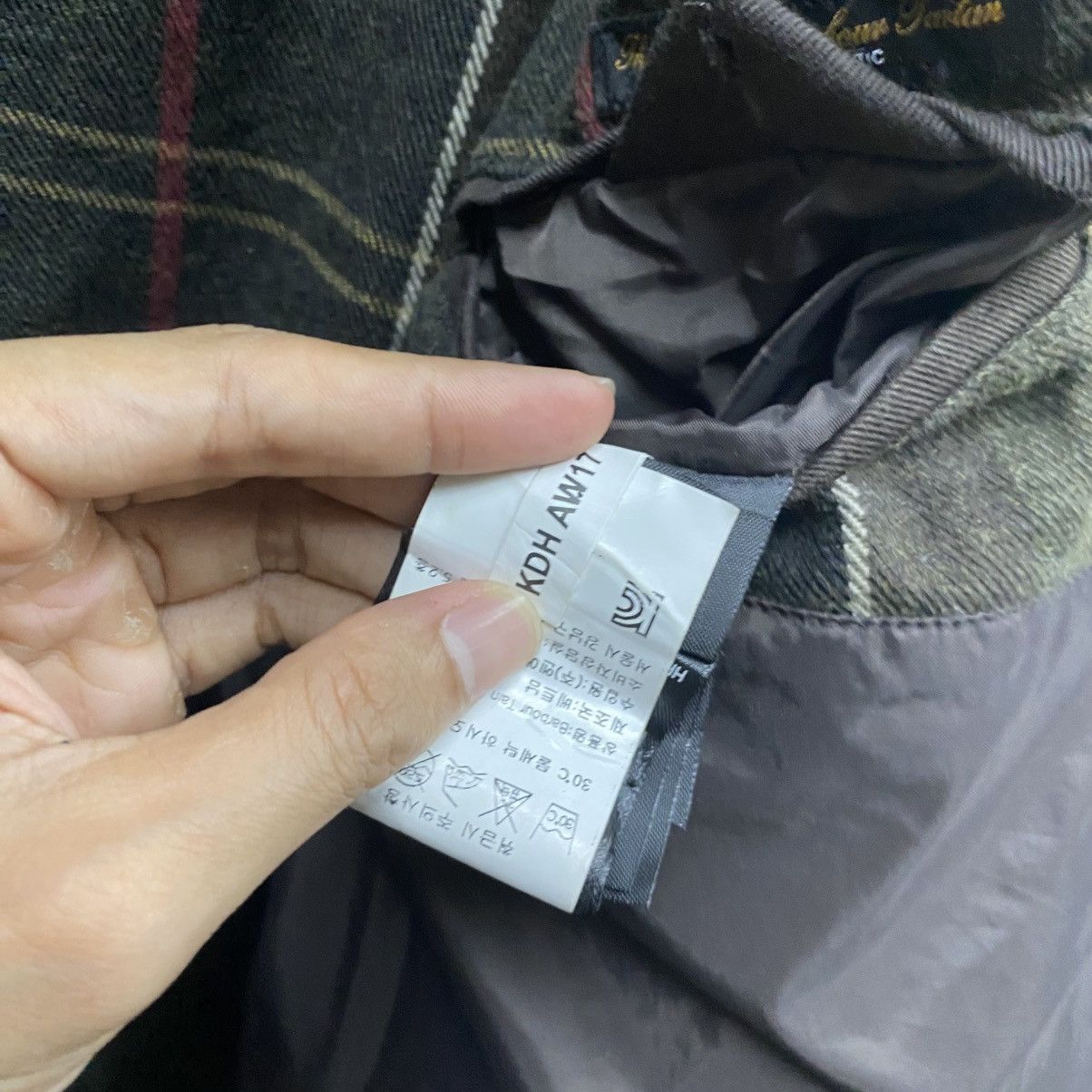 Barbour BARBOUR CLASSIC TARTAN QUILTED CORDUROY JACKETS Size US M / EU 48-50 / 2 - 21 Thumbnail