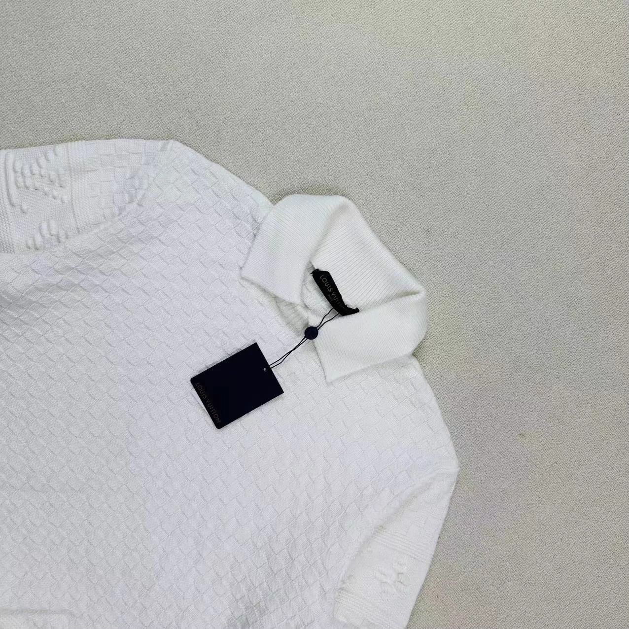 Louis Vuitton Louis Vuitton embossed logo collared knit sweater L Size US L / EU 52-54 / 3 - 3 Thumbnail