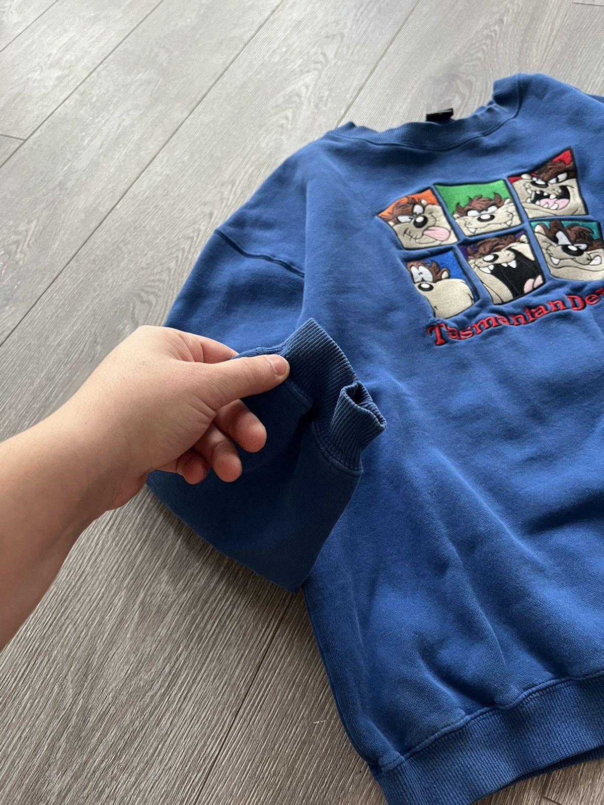 Band Tees × Warner Bros 1996 Vintage 💥 Looney Tunes Tasmanian Devil Sweatshirt Movie Size US M / EU 48-50 / 2 - 9 Thumbnail