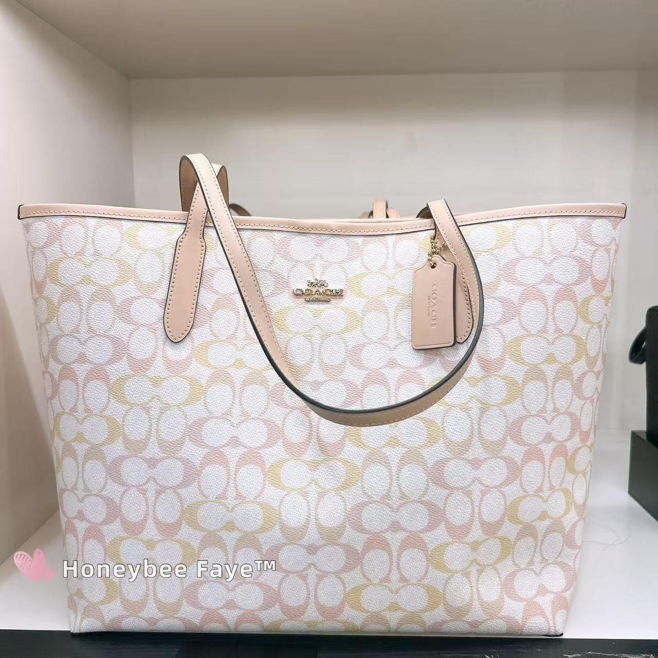 Coach NWT Coach City Tote Bag In Pretty Signature Canvas CDZ04 Size ONE SIZE - 4 Thumbnail