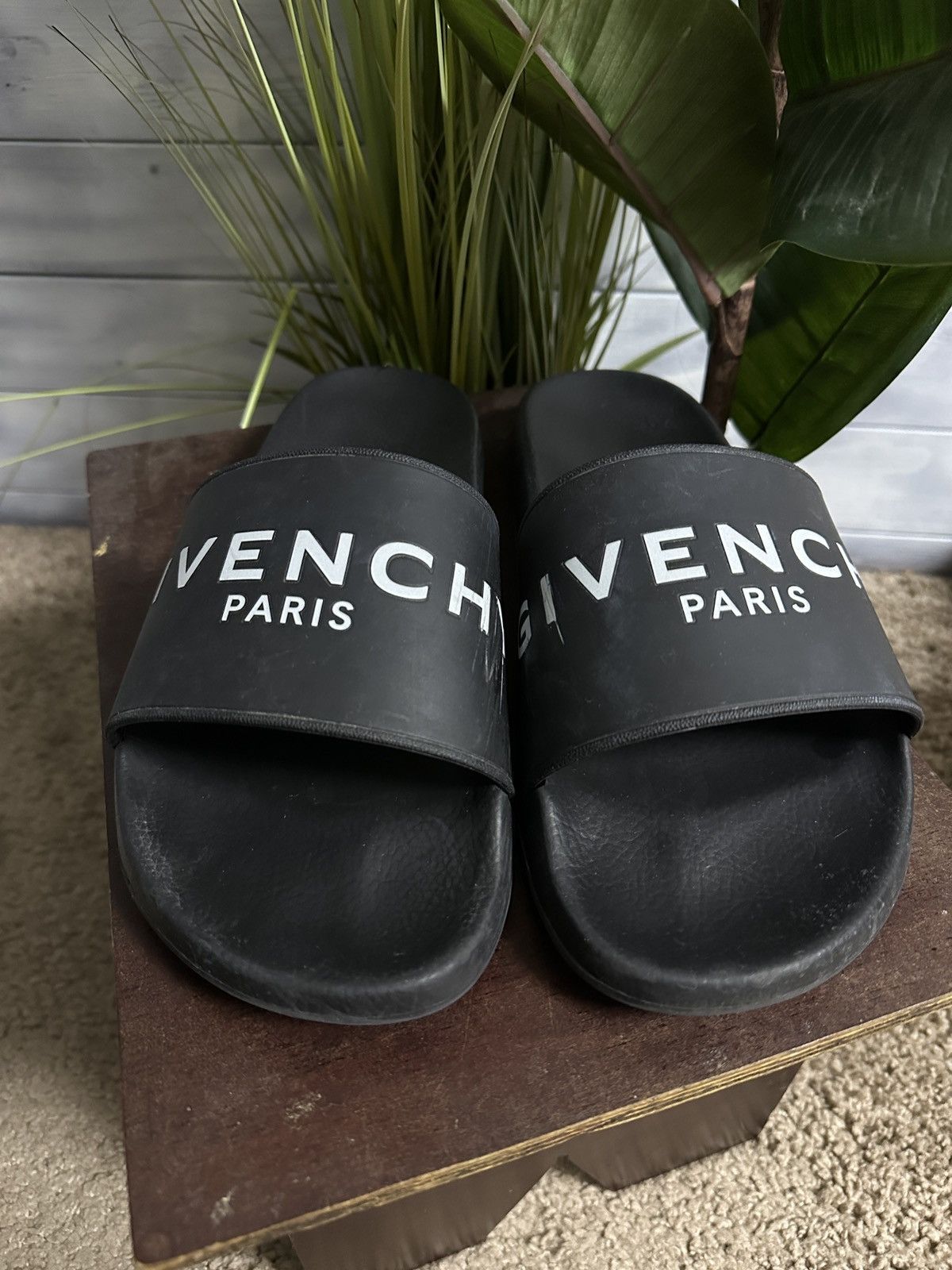 Rare Luxury Slippers Givenchy Big Logo Size 44 Color Black
