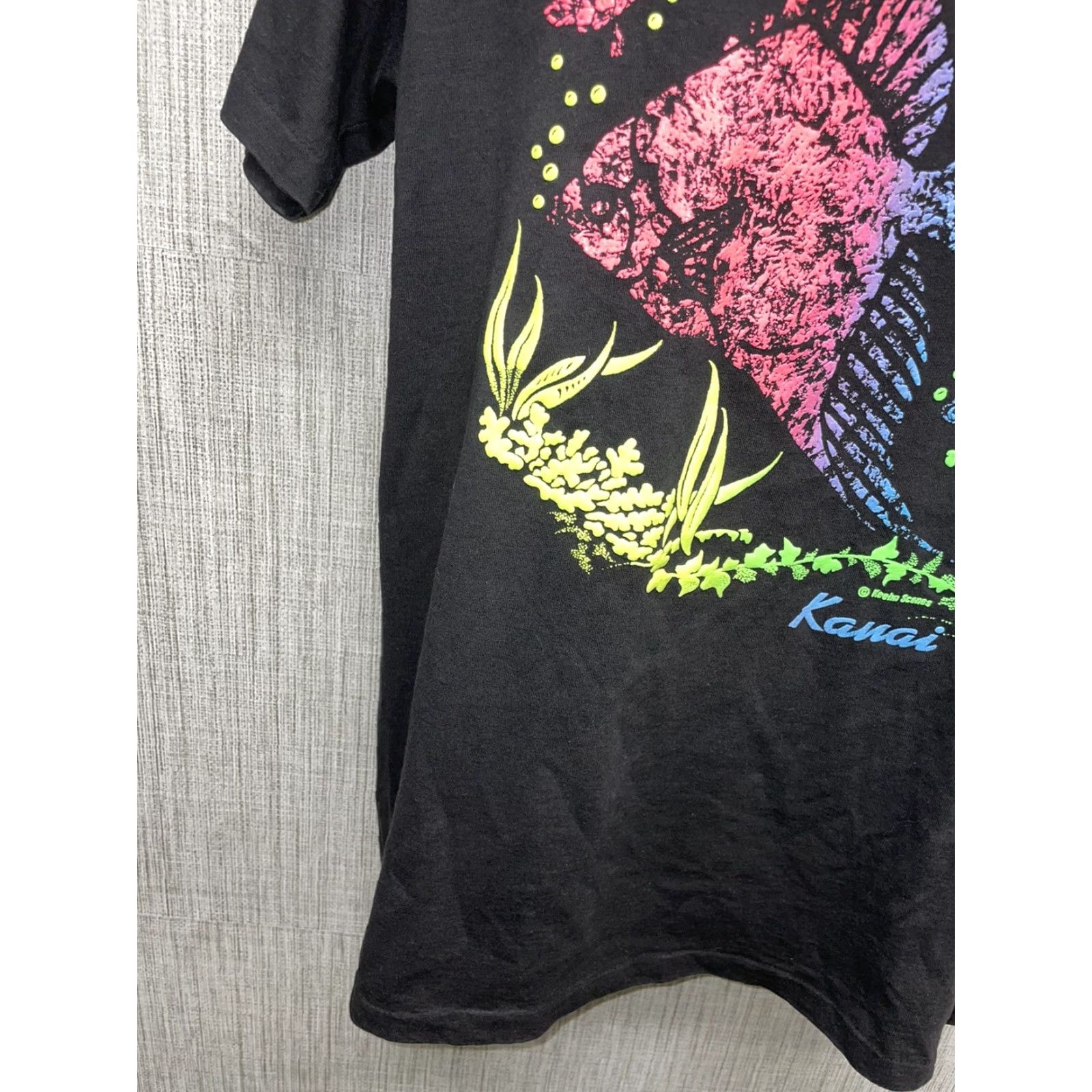 Vintage VINTAGE Kauai Hawaii Signal Mega-Tee Black Graphic T-Shirt Mens L USA Single Stitch Stitch USA Mens L Black Graphic Tee Size US L / EU 52-54 / 3 - 7 Thumbnail