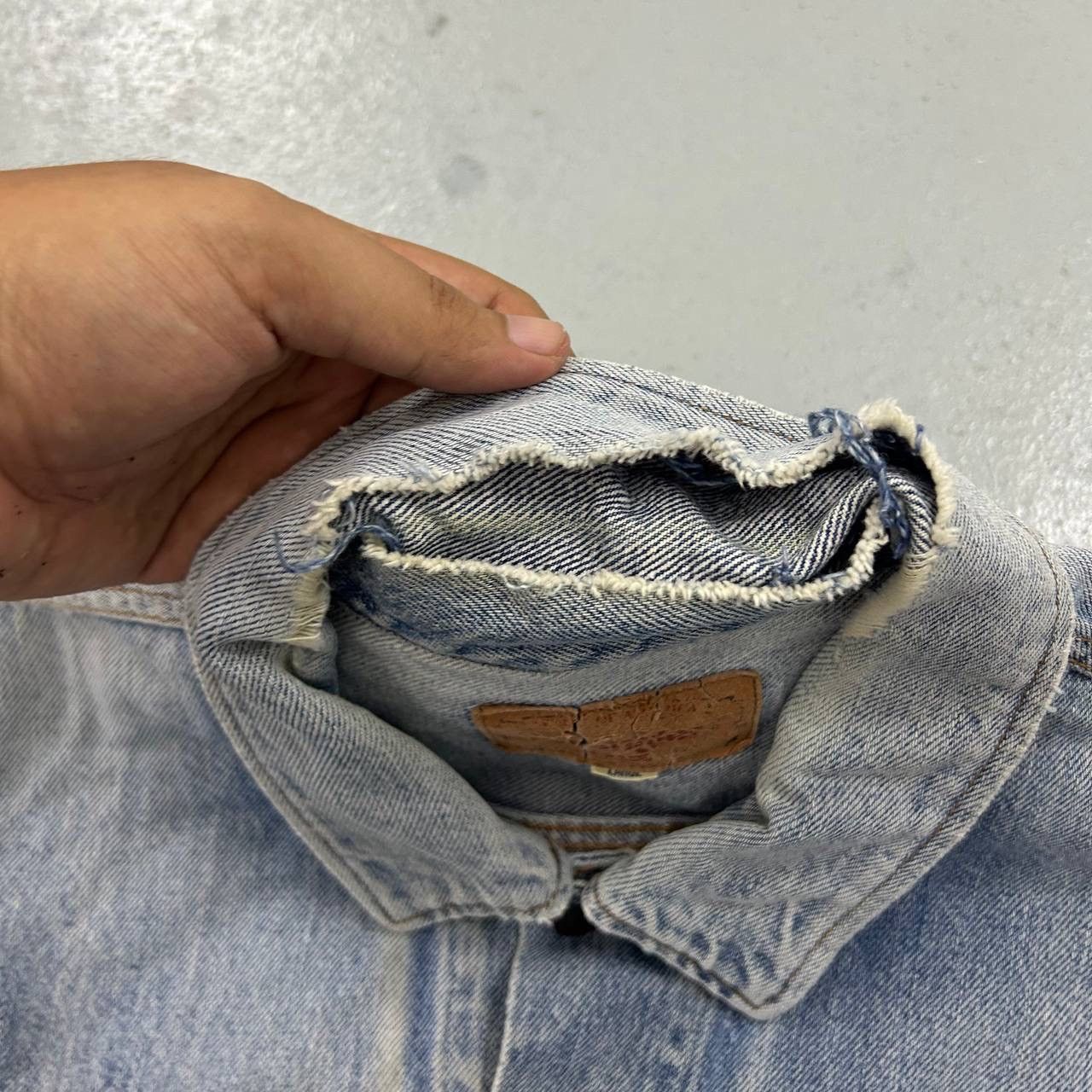 Vintage × Wrangler DaBomb🔥 Vintage Distressed Wrangler Denim Jacket Size US L / EU 52-54 / 3 - 12 Thumbnail