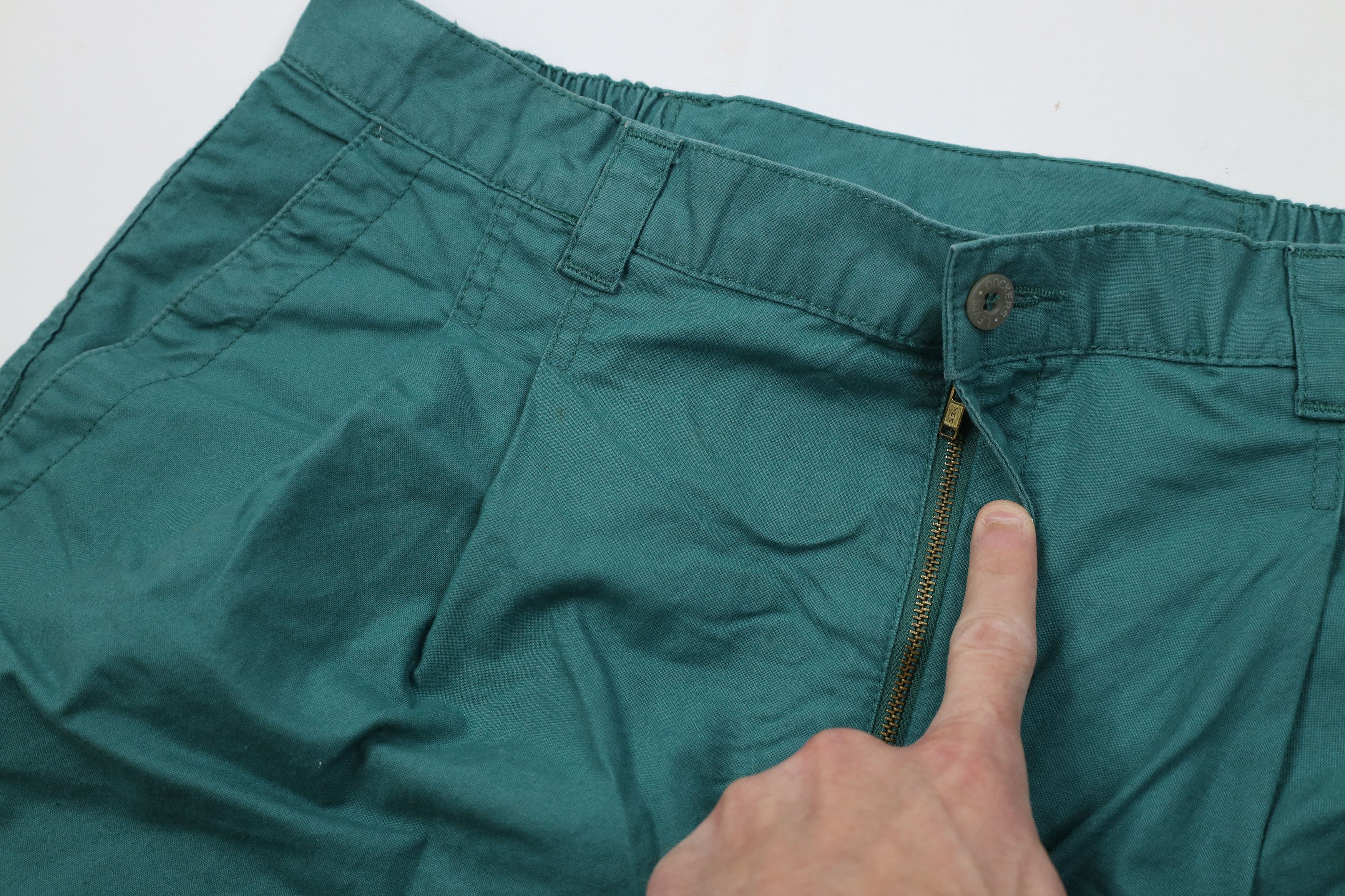 Vintage Vintage 90s Streetwear Pleated Above Knee Chino Shorts Green Size US 36 / EU 52 - 7 Thumbnail