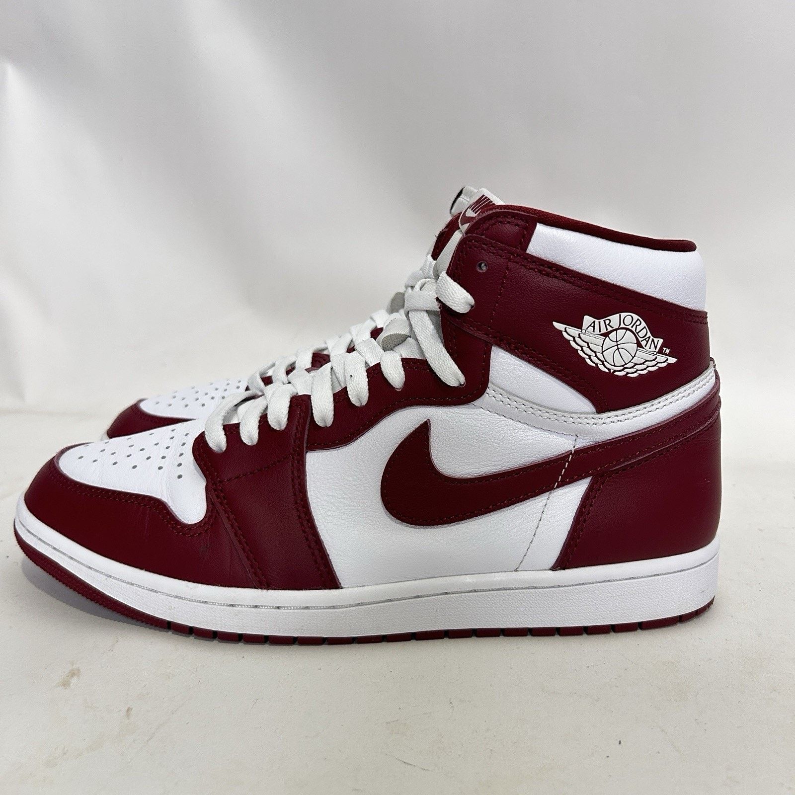 Jordan Brand Nike Air Jordan 1 Retro High OG “Artisanal Red” Size US 10.5 / EU 43-44 - 6 Thumbnail