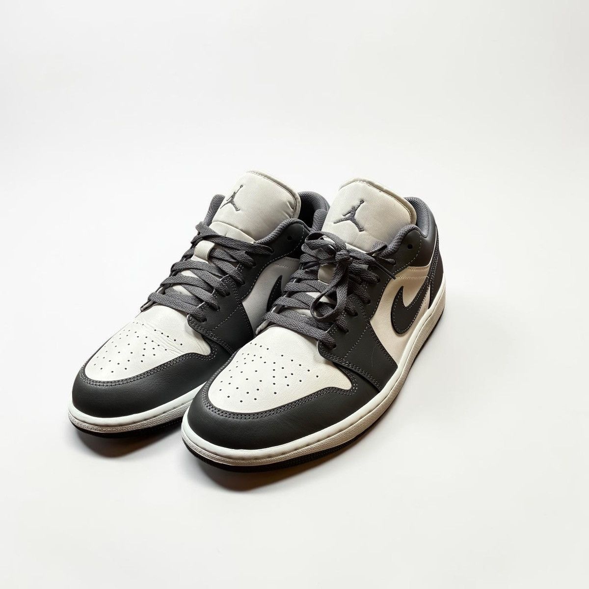 Nike Air Jordan 1 Low 'Light Smoke Grey' Size 13 Size US 13 / EU 46 - 3 Thumbnail