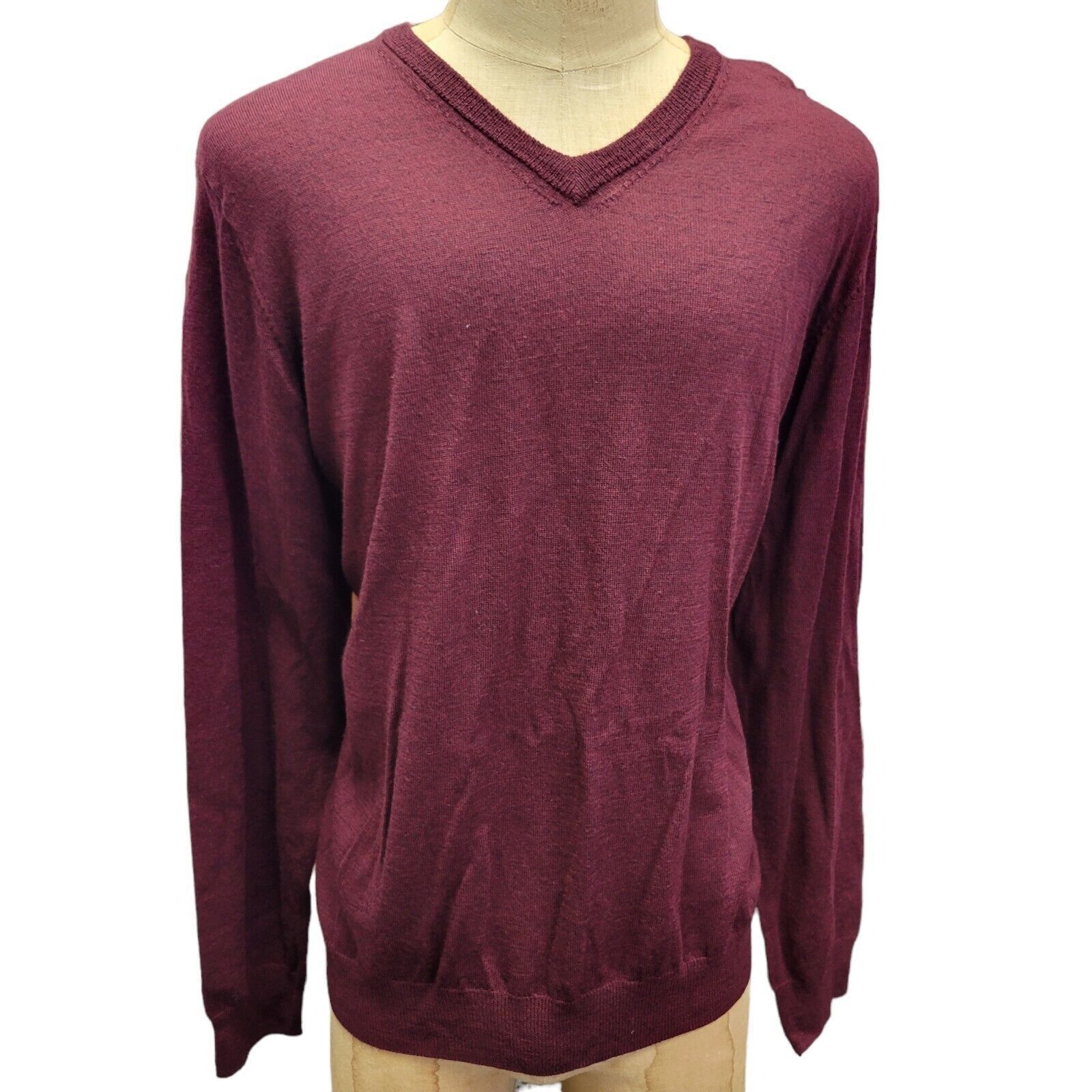 Bloomingdale's Men's Bloomingdale's 100% Merino Wool V-neck Sweater. Size Size US XXL / EU 58 / 5 - 6 Thumbnail