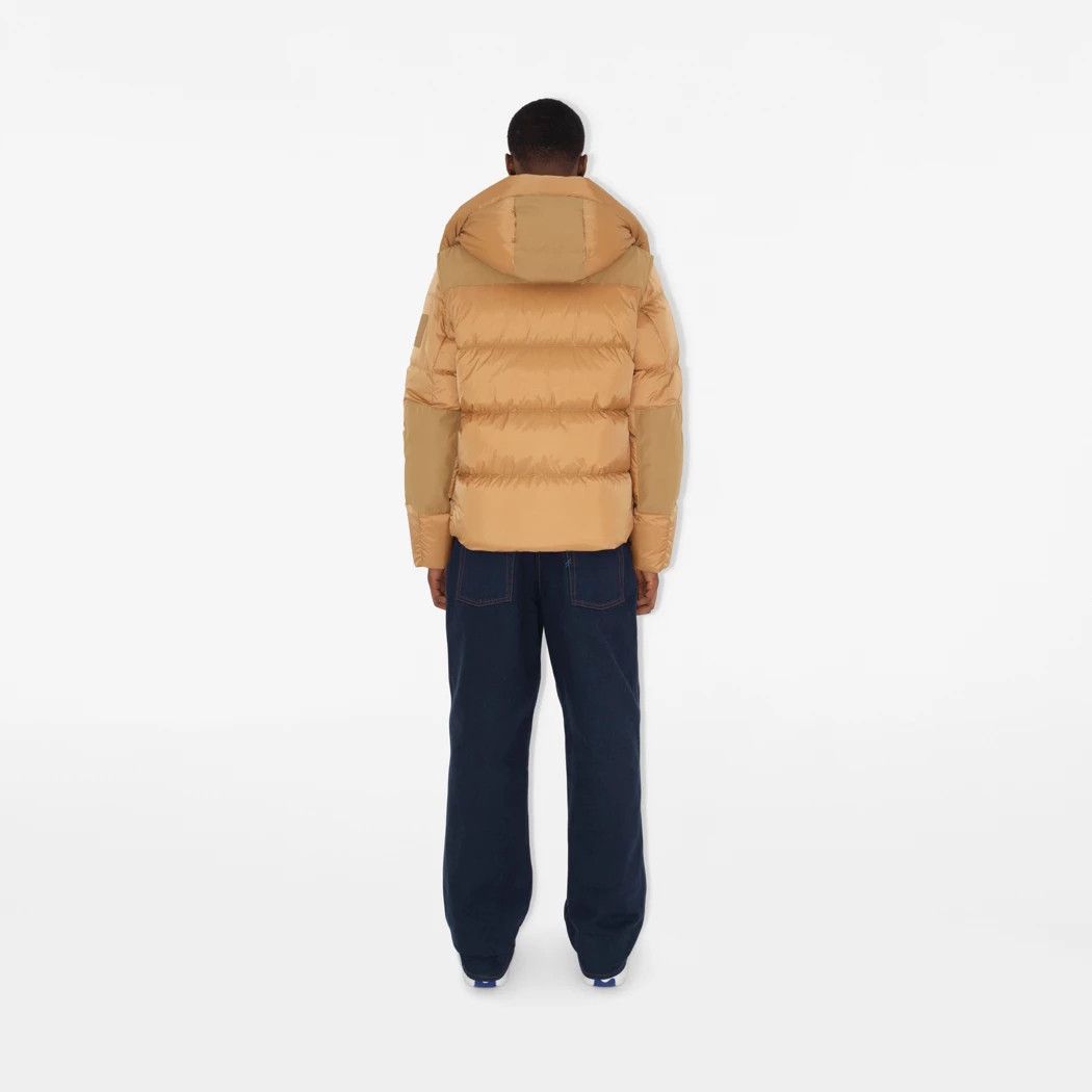 Burberry o1w1db10824 Detachable Sleeve Nylon Puffer Jacket in Honey Size US L / EU 52-54 / 3 - 4 Thumbnail