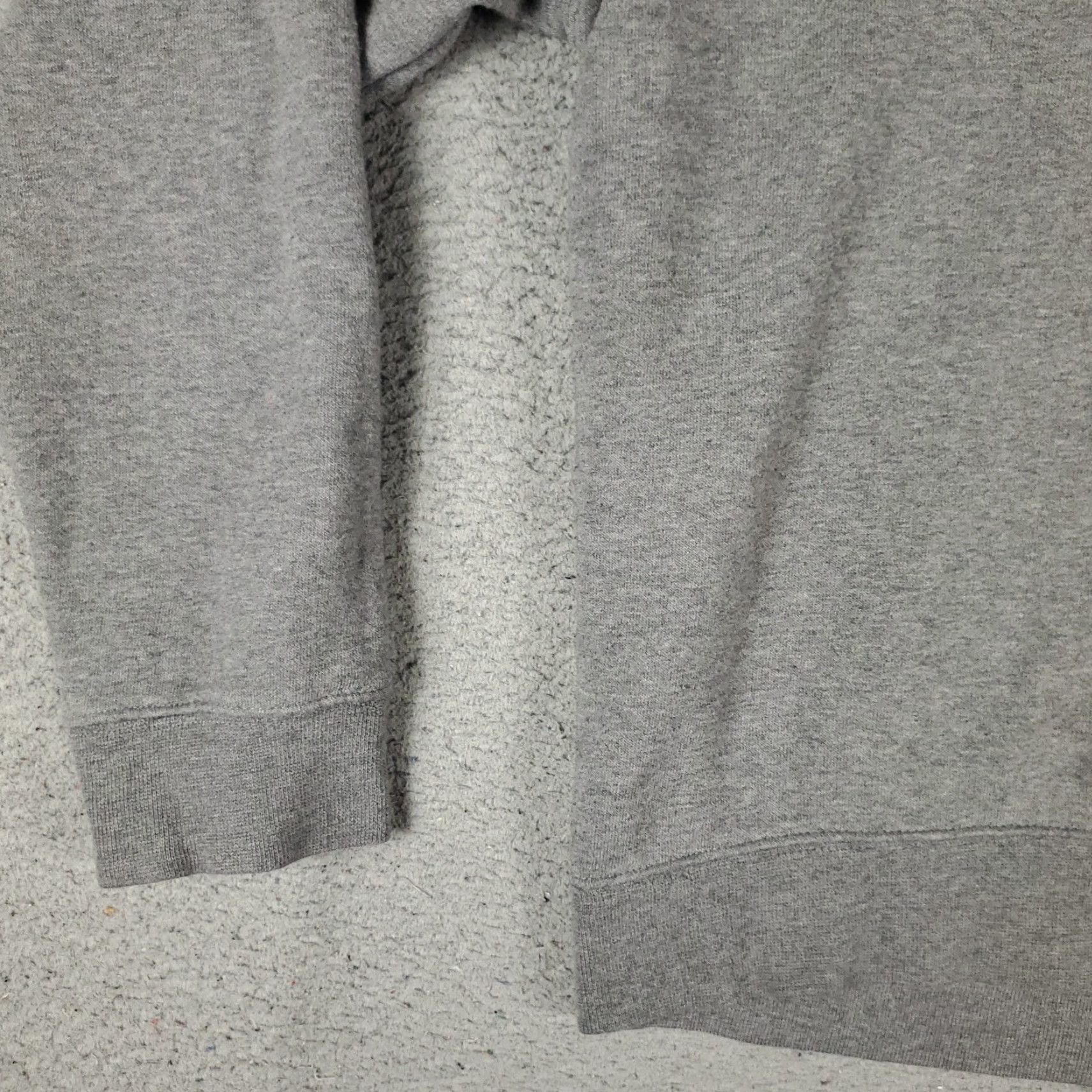 Nike Nike Sweatshirt Women’s Medium Gray Dri-Fit Swoosh Pullover Crew Neck Long Sleeve Logo Knit All Seasons Activewear Size L / US 10 / IT 46 - 3 Thumbnail