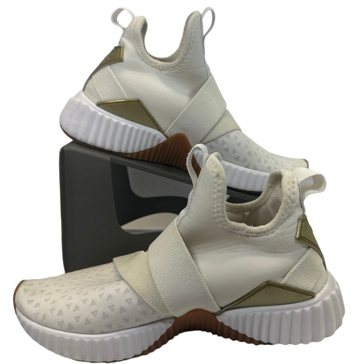 Puma PUMA Defy Cross Trainer White Pull-on Sneakers women sz 7 Size US 7 / IT 37 - 2 Thumbnail