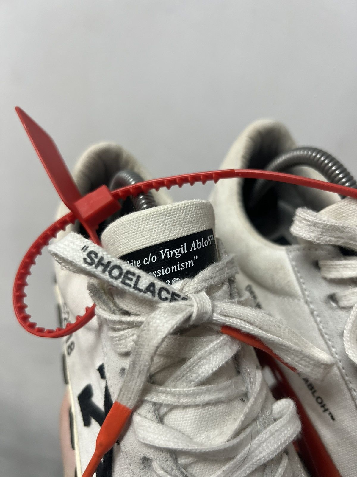 Off-White Off White Vulcanized Sneaker Shoes White Size US 5.5 / EU 38 - 6 Thumbnail