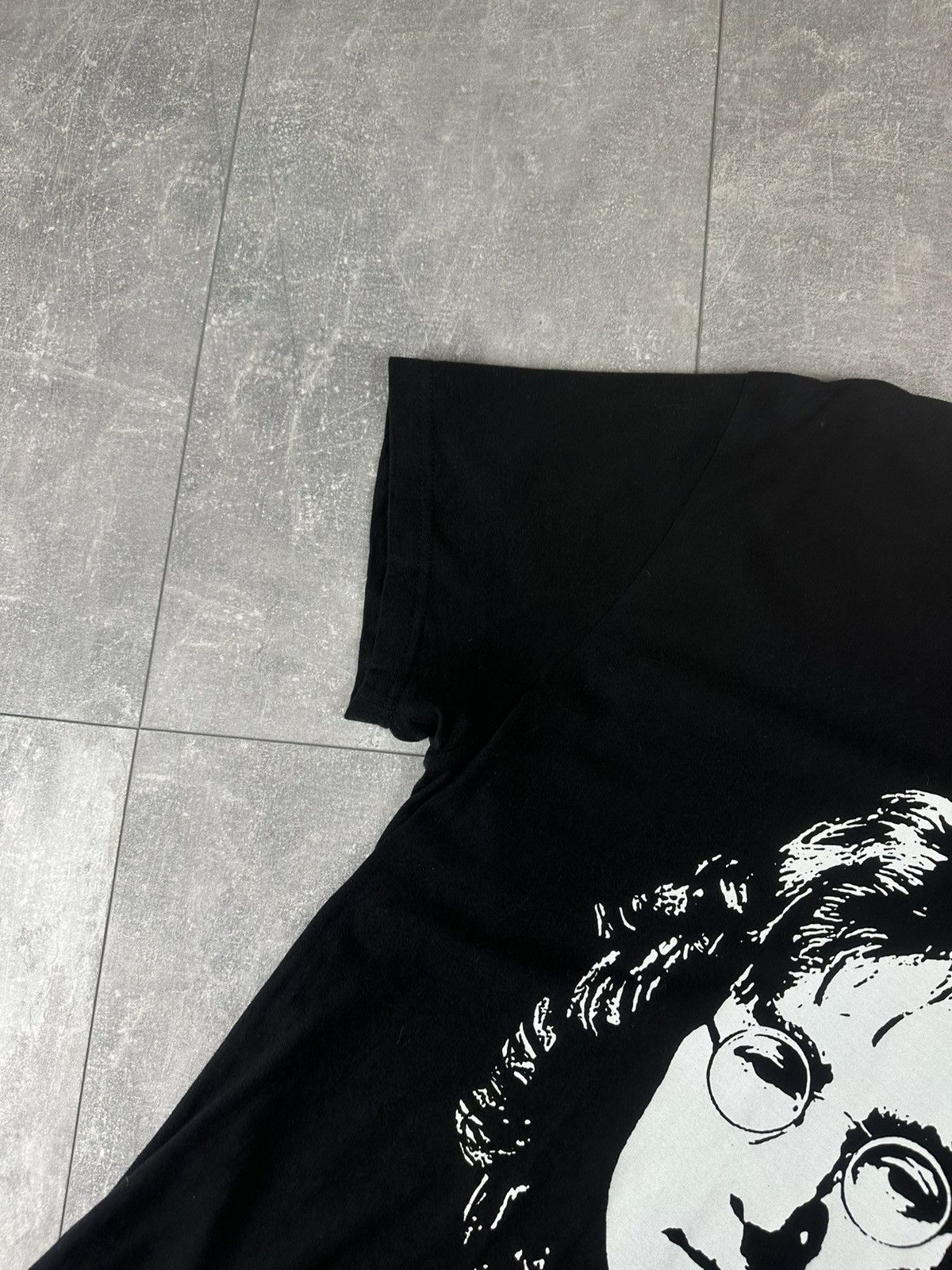 Other John Lennon Band Rock Vintage Overprint V-Neck Logo T-Shirt Size US L / EU 52-54 / 3 - 4 Thumbnail