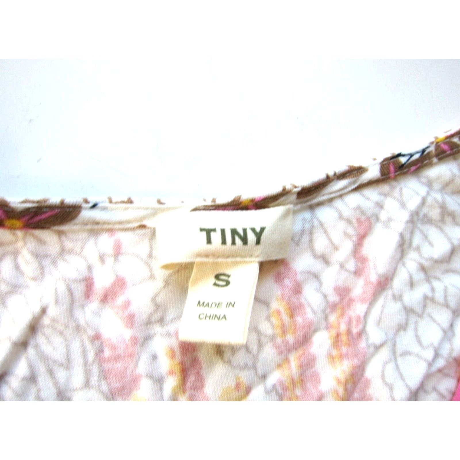 Anthropologie VINTAGE TINY Anthropologie Blouse (Small) Pink Floral V-Neck Long Sleeve Rayon Wrap Shirt Womens Size S / US 4 / IT 40 - 4 Thumbnail