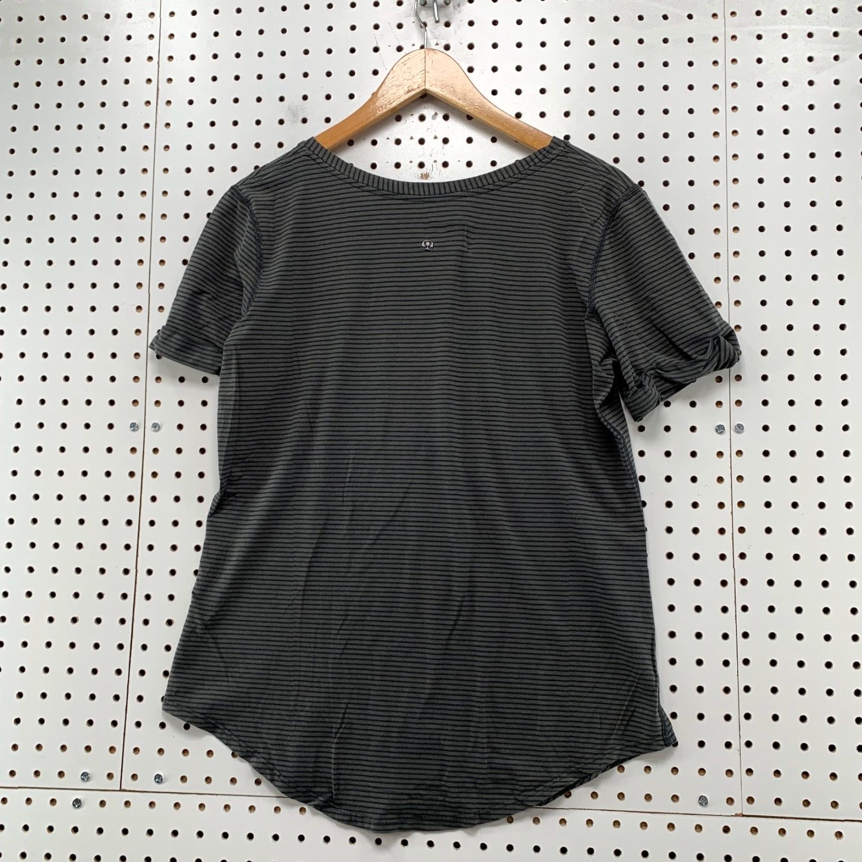 Lululemon Lululemon Love T Shirt Womens Fits Medium Black Striped Short Sleeve V Neck - Women's T-Shirt, Black, Medium, Striped, Love Theme, Activewear Size M / US 6-8 / IT 42-44 - 6 Thumbnail