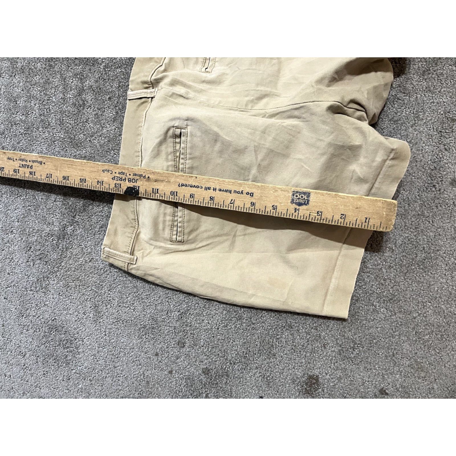 Old Navy Old Navy Khaki The Pixie Mid Rise Chino Shorts Womens 12 Regular Beige Cotton Spandex Pockets 3.5in Inseam Flat Front Button Zip Casual Preppy Size 34" / US 12 / IT 48 - 5 Thumbnail
