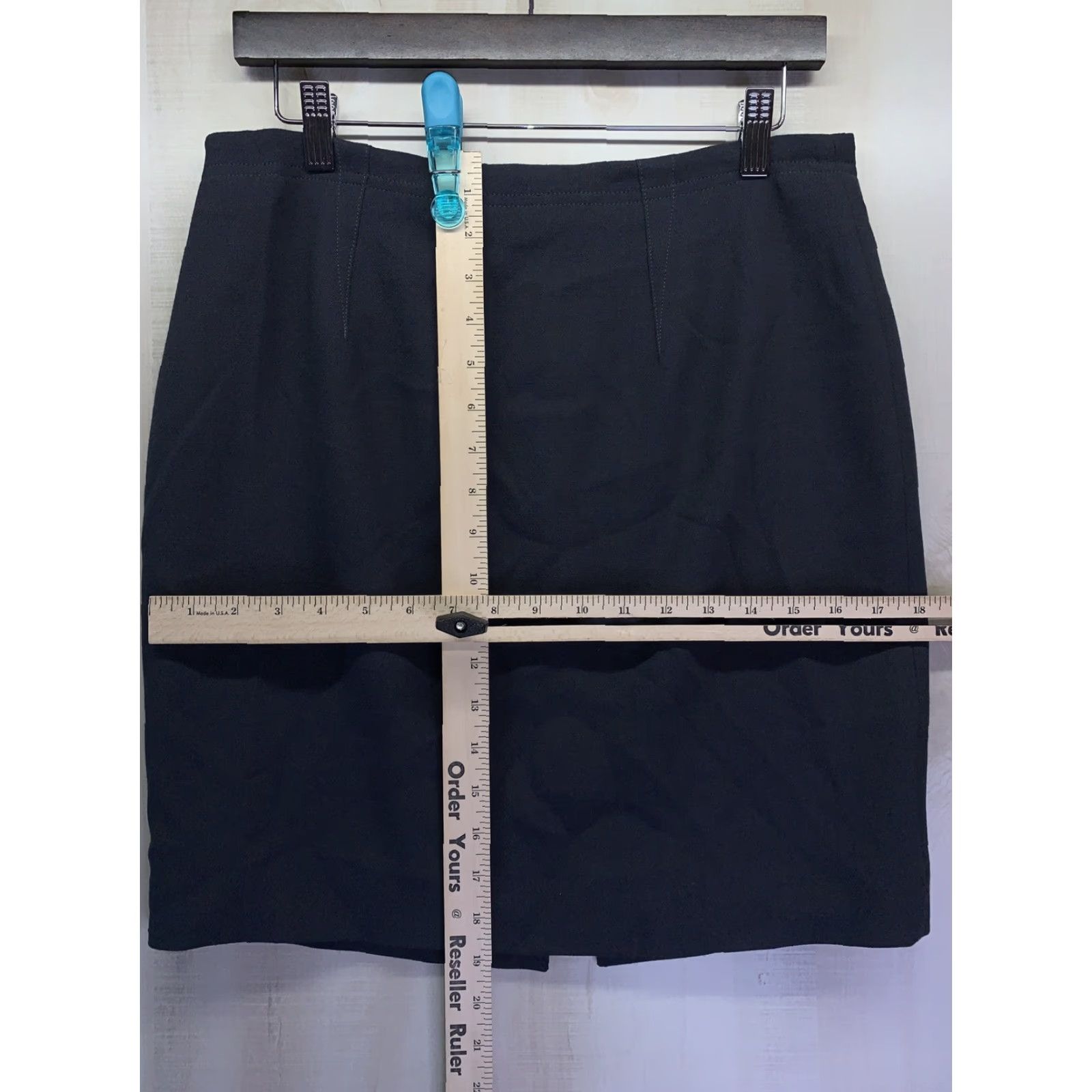 Banana Republic Banana Republic Skirt Women’s Petite Dark Gray Size 6P NWT-3966, See Photo, Zips, Solid, Black? (Note: Gray) Size 28" / US 6 / IT 42 - 3 Thumbnail