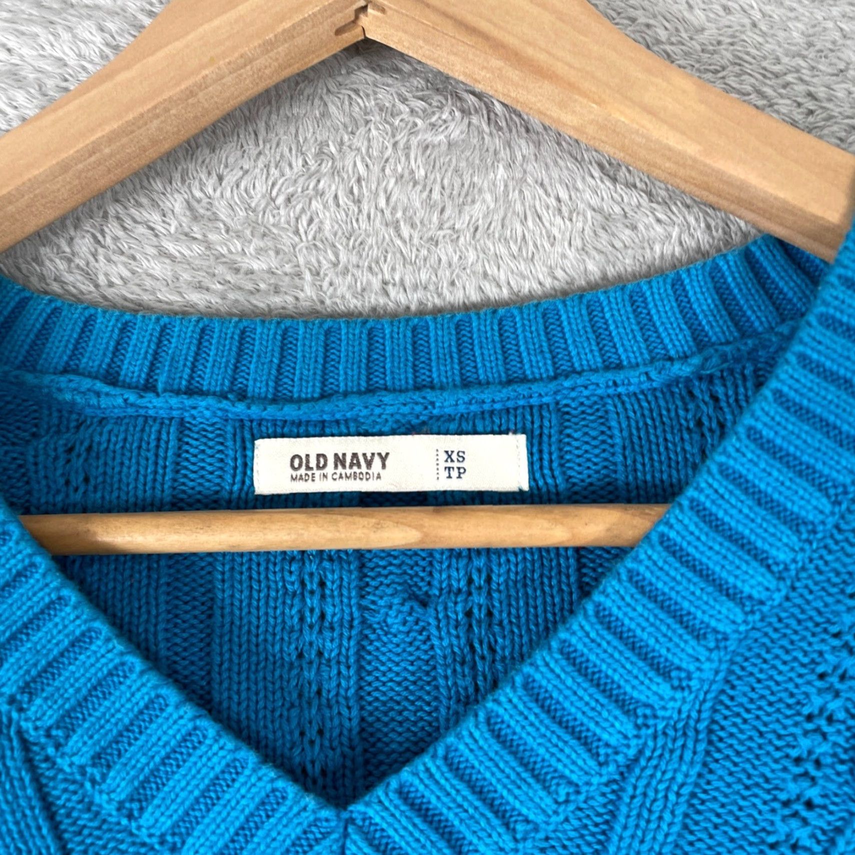 Old Navy VINTAGE Old Navy Cable Knit Sweater Womens XS Blue V Neck Cotton Pullover Size XS / US 0-2 / IT 36-38 - 2 Thumbnail