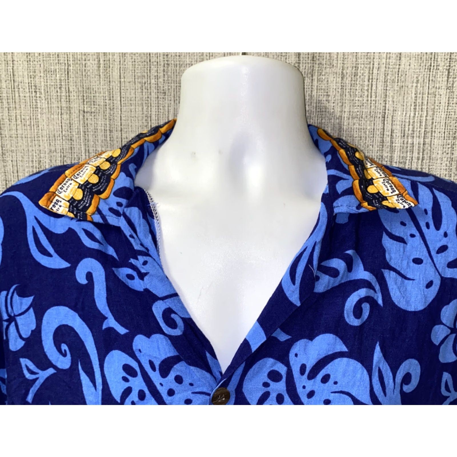 ALOHAS Corona Extra Mens Blue Beer Print Aloha Hawaiian Shirt 2XL Blue Hawaiian Aloha Shirts Mens Size US XXL / EU 58 / 5 - 3 Thumbnail