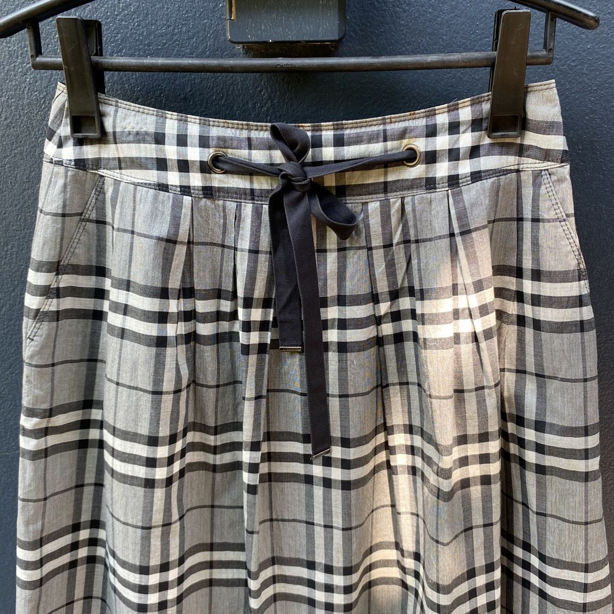 Burberry Burberry Gray Checkered Flared Skirt with Lining Size 26" / US 2 / IT 38 - 3 Thumbnail