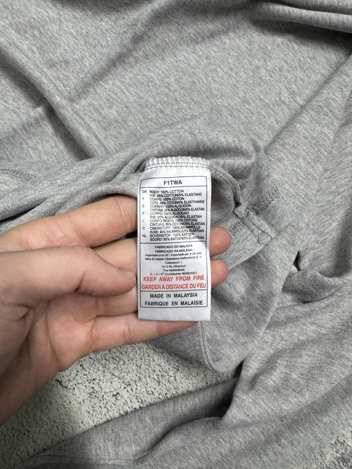Nike Vintage Y2K Nike Long Sleeve Mini Swoosh 90’s Size US M / EU 48-50 / 2 - 11 Thumbnail