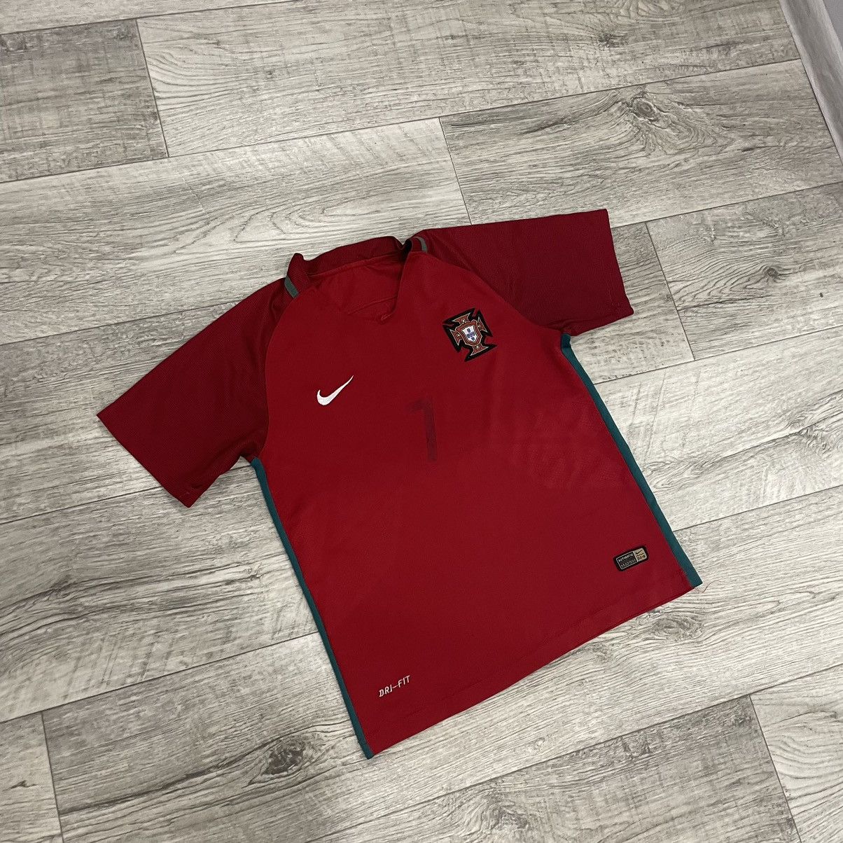 Vintage Cristiano Ronaldo Portugal 🇵🇹 nike kalciomania fan jersey Size US XXS / EU 40 - 1 Thumbnail