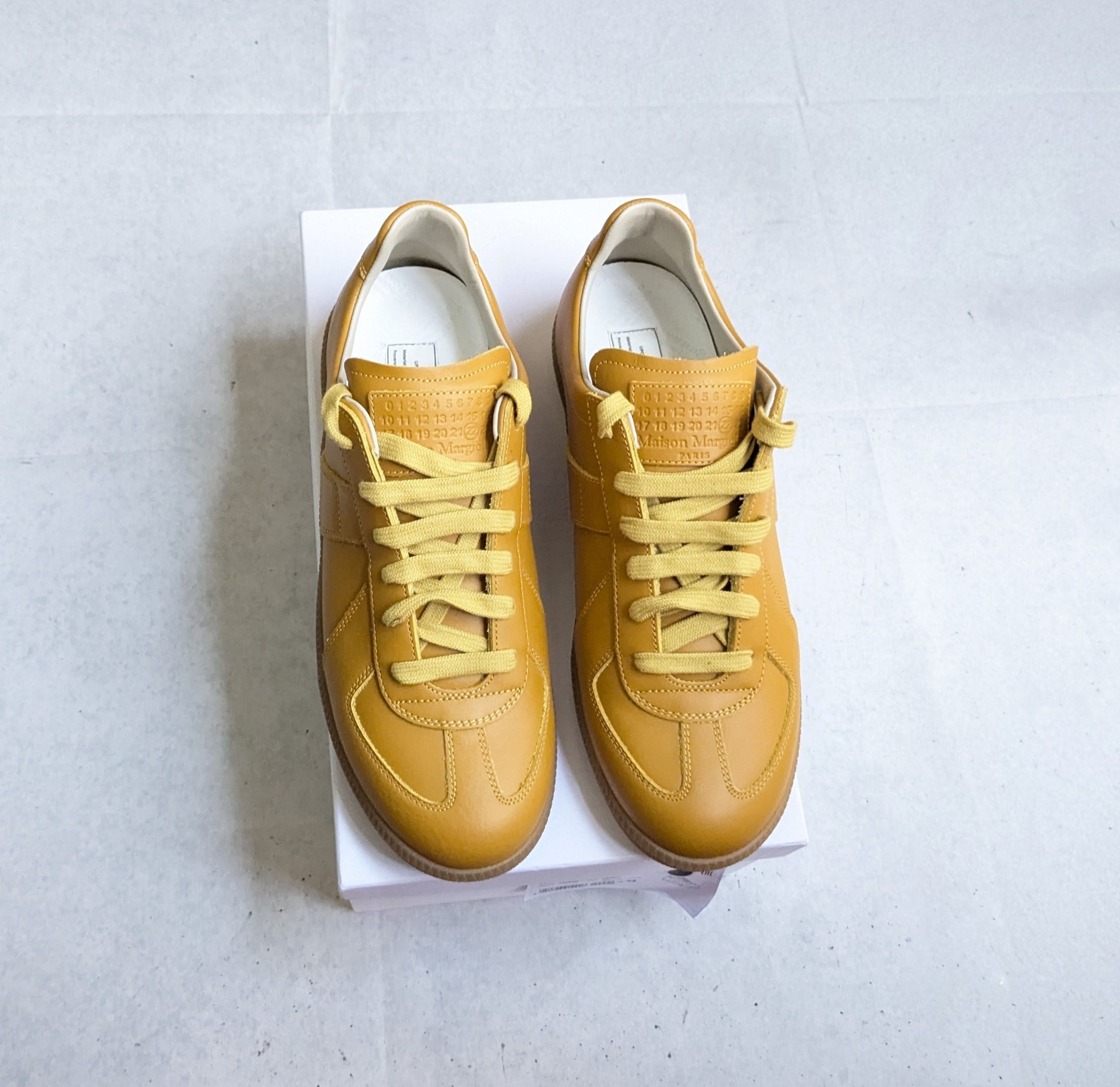 Maison Margiela Maison Margiela Replica GAT Brown 10 43 Low Tops Size US 10 / EU 43 - 1 Thumbnail
